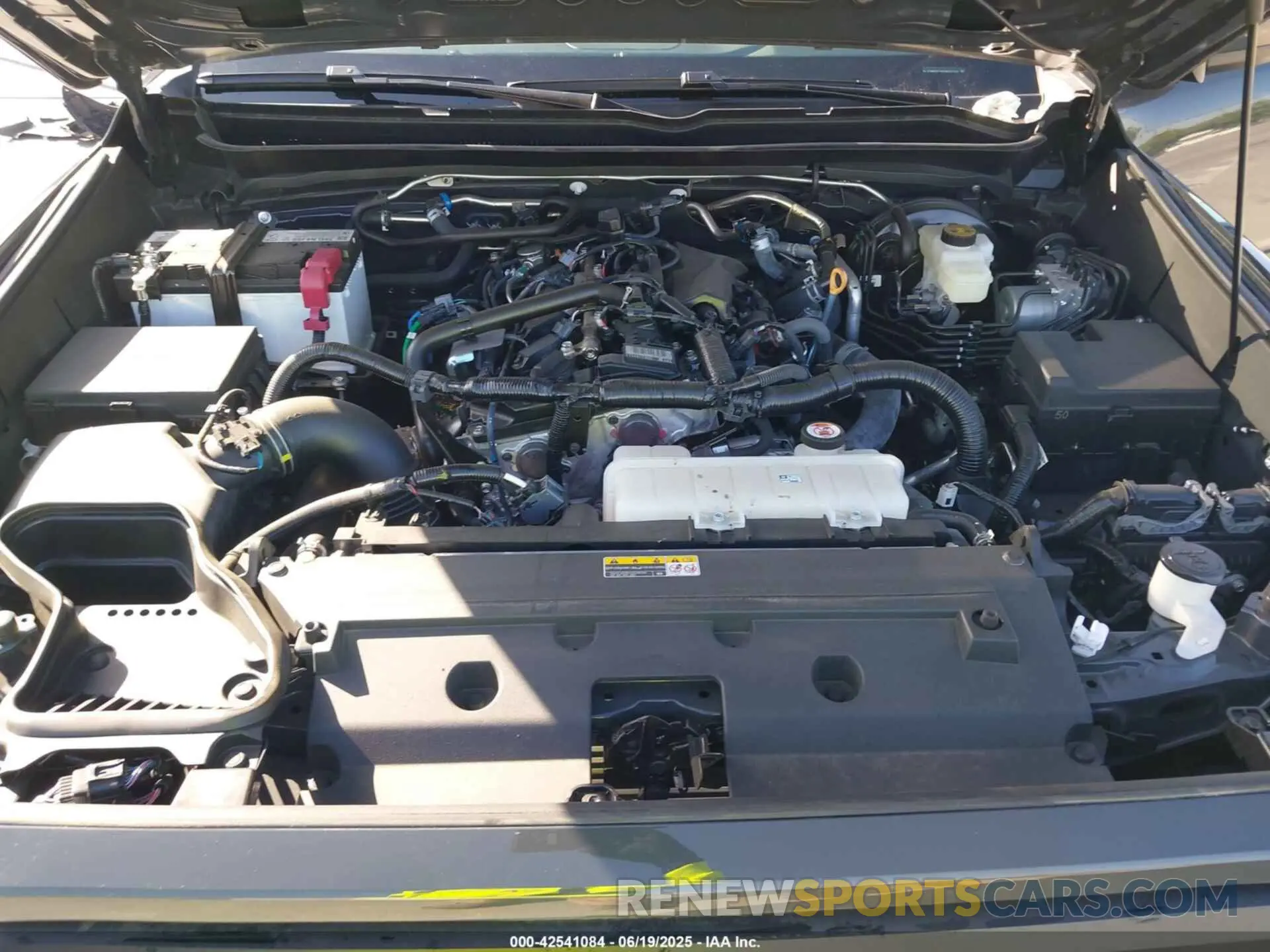 10 fotografías del automóvil dañado 3TMKB5FN6SM025360 TOYOTA TACOMA 2025