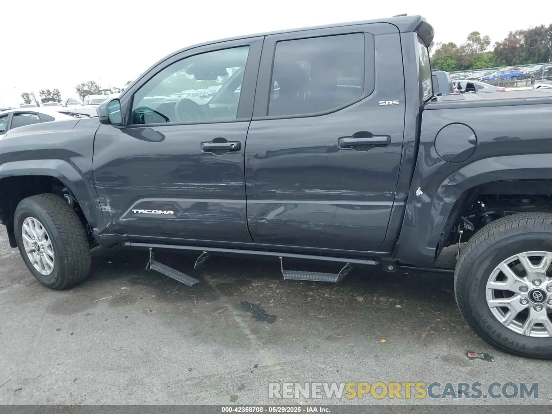 14 fotografías del automóvil dañado 3TMKB5FN7SM031426 TOYOTA TACOMA 2025