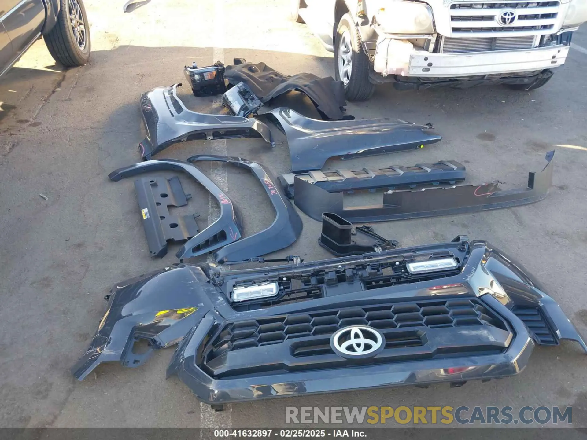 12 fotografías del automóvil dañado 3TMKB5FNXSM026320 TOYOTA TACOMA 2025