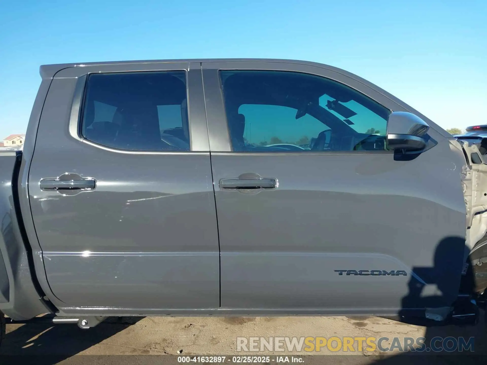 14 fotografías del automóvil dañado 3TMKB5FNXSM026320 TOYOTA TACOMA 2025
