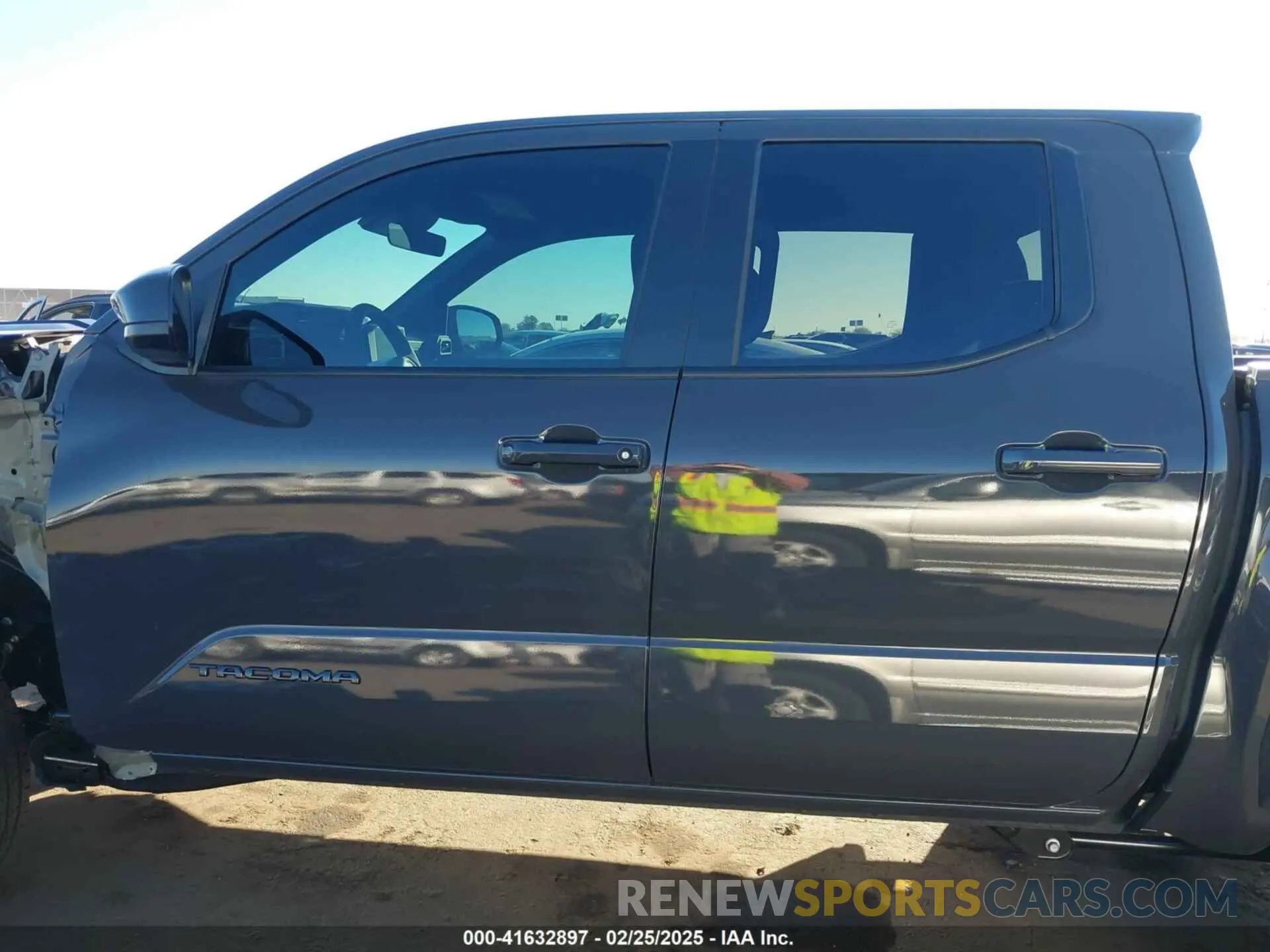 15 fotografías del automóvil dañado 3TMKB5FNXSM026320 TOYOTA TACOMA 2025