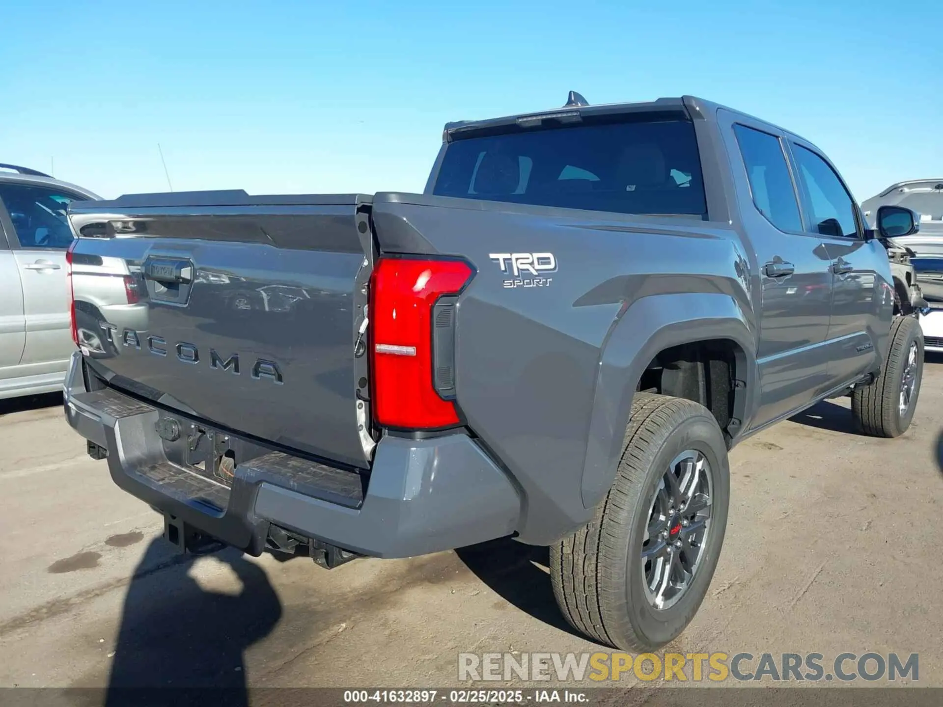 18 fotografías del automóvil dañado 3TMKB5FNXSM026320 TOYOTA TACOMA 2025