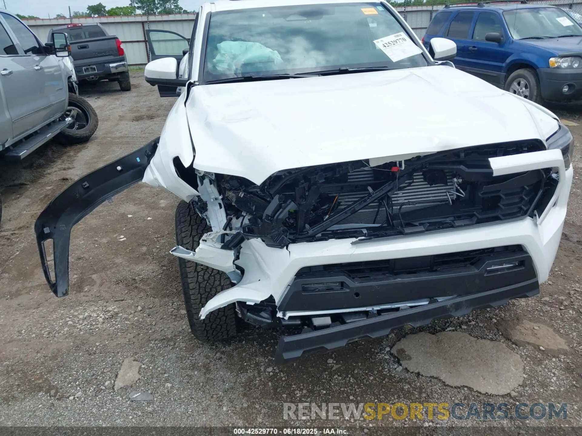 12 fotografías del automóvil dañado 3TMLB5JN0SM123716 TOYOTA TACOMA 2025
