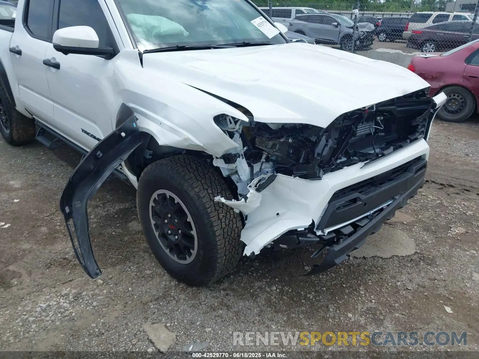 18 fotografías del automóvil dañado 3TMLB5JN0SM123716 TOYOTA TACOMA 2025