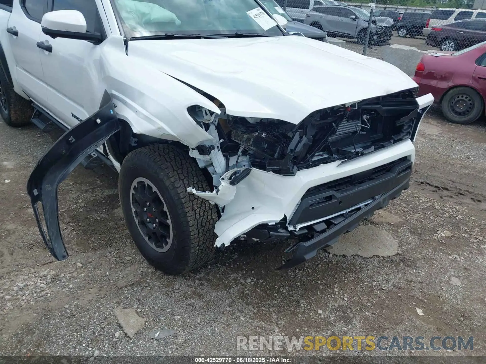 19 fotografías del automóvil dañado 3TMLB5JN0SM123716 TOYOTA TACOMA 2025