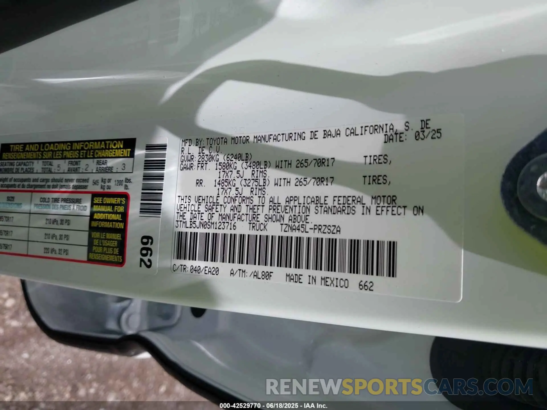 9 fotografías del automóvil dañado 3TMLB5JN0SM123716 TOYOTA TACOMA 2025