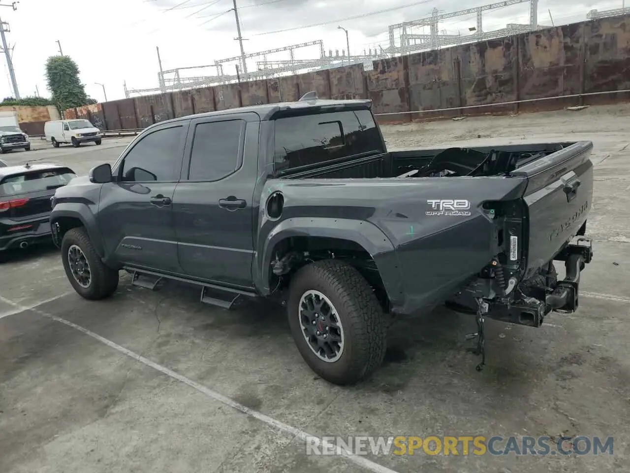 2 fotografías del automóvil dañado 3TMLB5JN4SM104263 TOYOTA TACOMA 2025