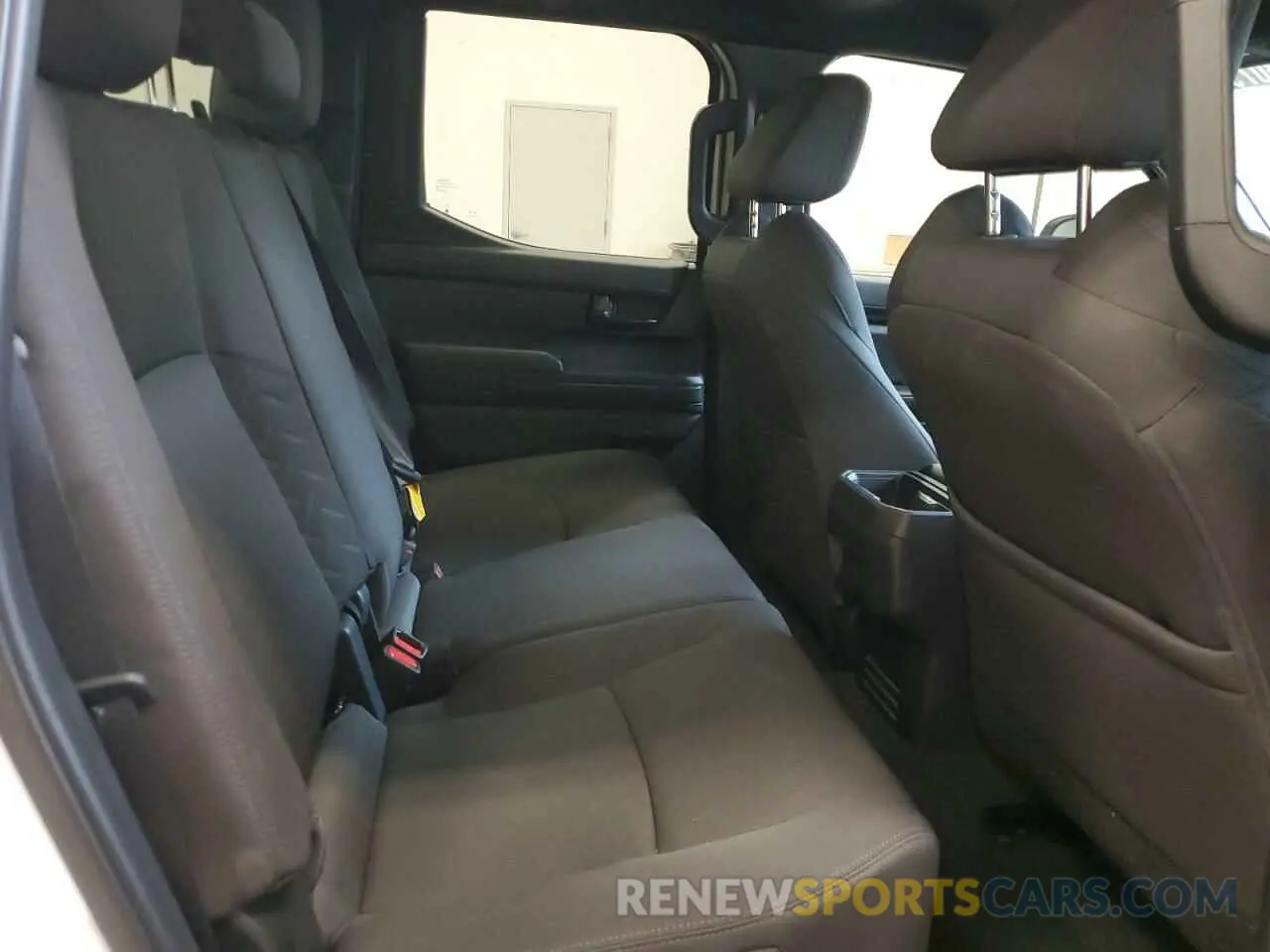 10 fotografías del automóvil dañado 3TMLB5JN8SM107196 TOYOTA TACOMA 2025