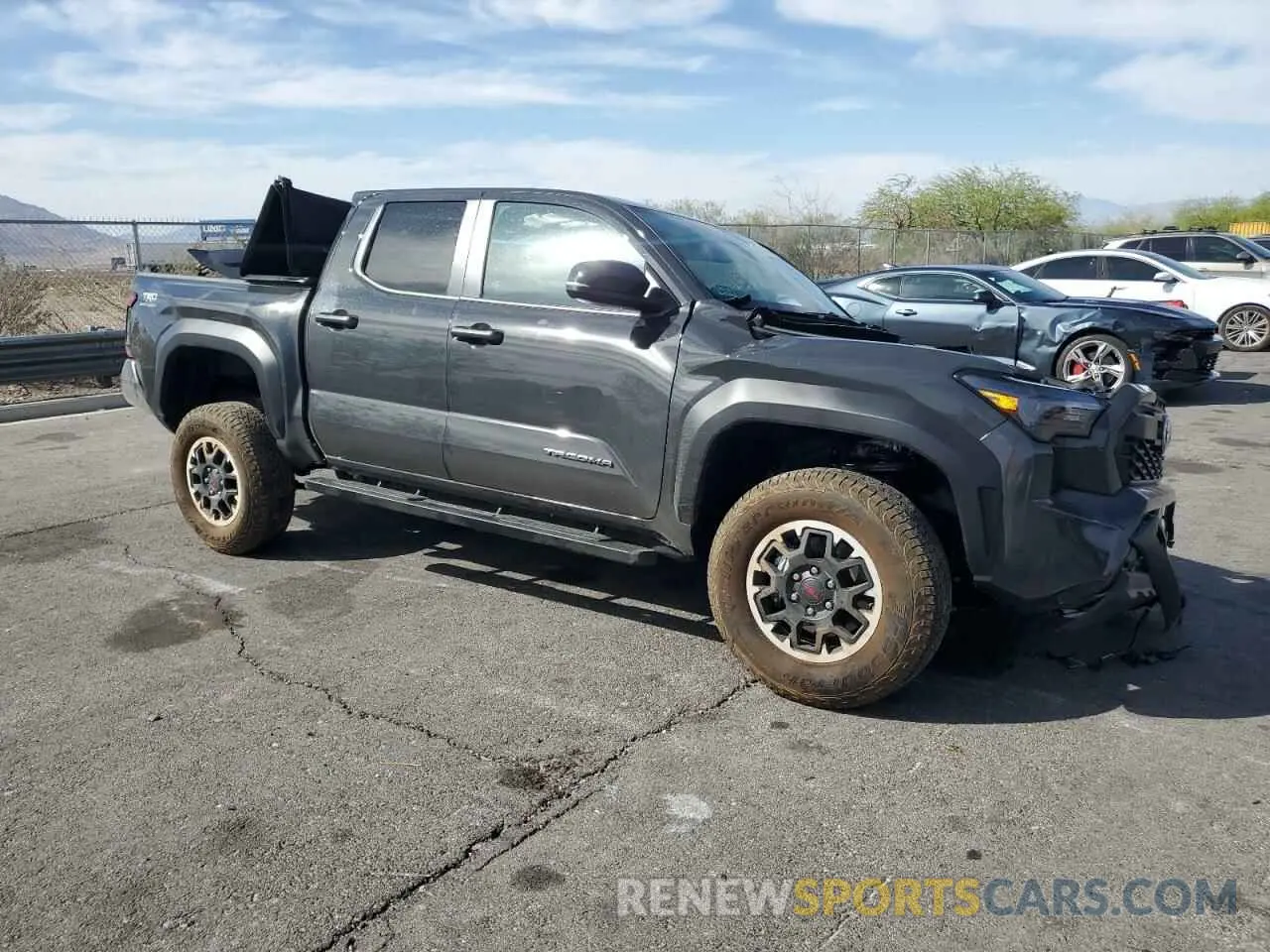 4 fotografías del automóvil dañado 3TMLB5JNXSM090000 TOYOTA TACOMA 2025