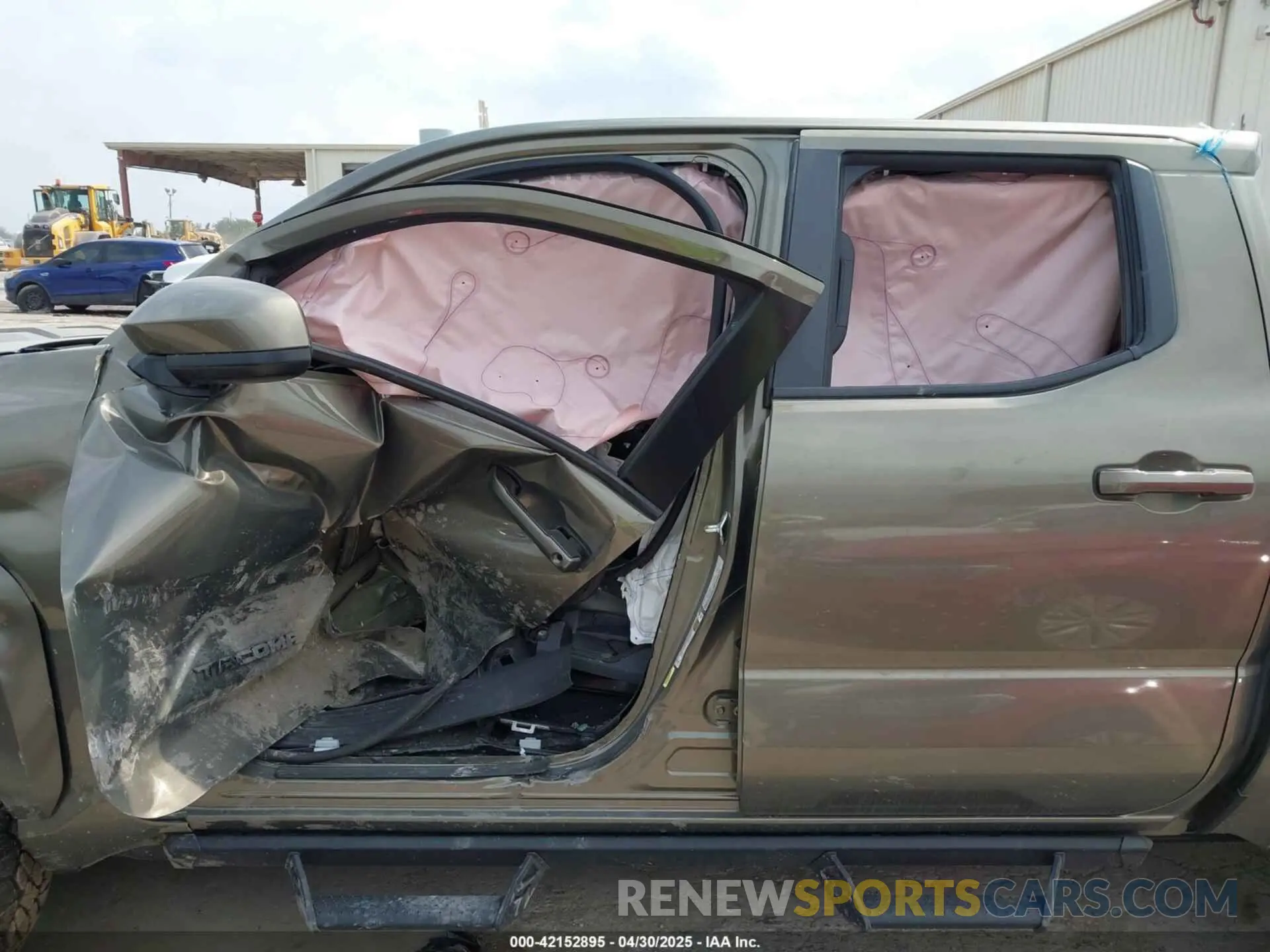 13 fotografías del automóvil dañado 3TMLB5JNXSM107636 TOYOTA TACOMA 2025