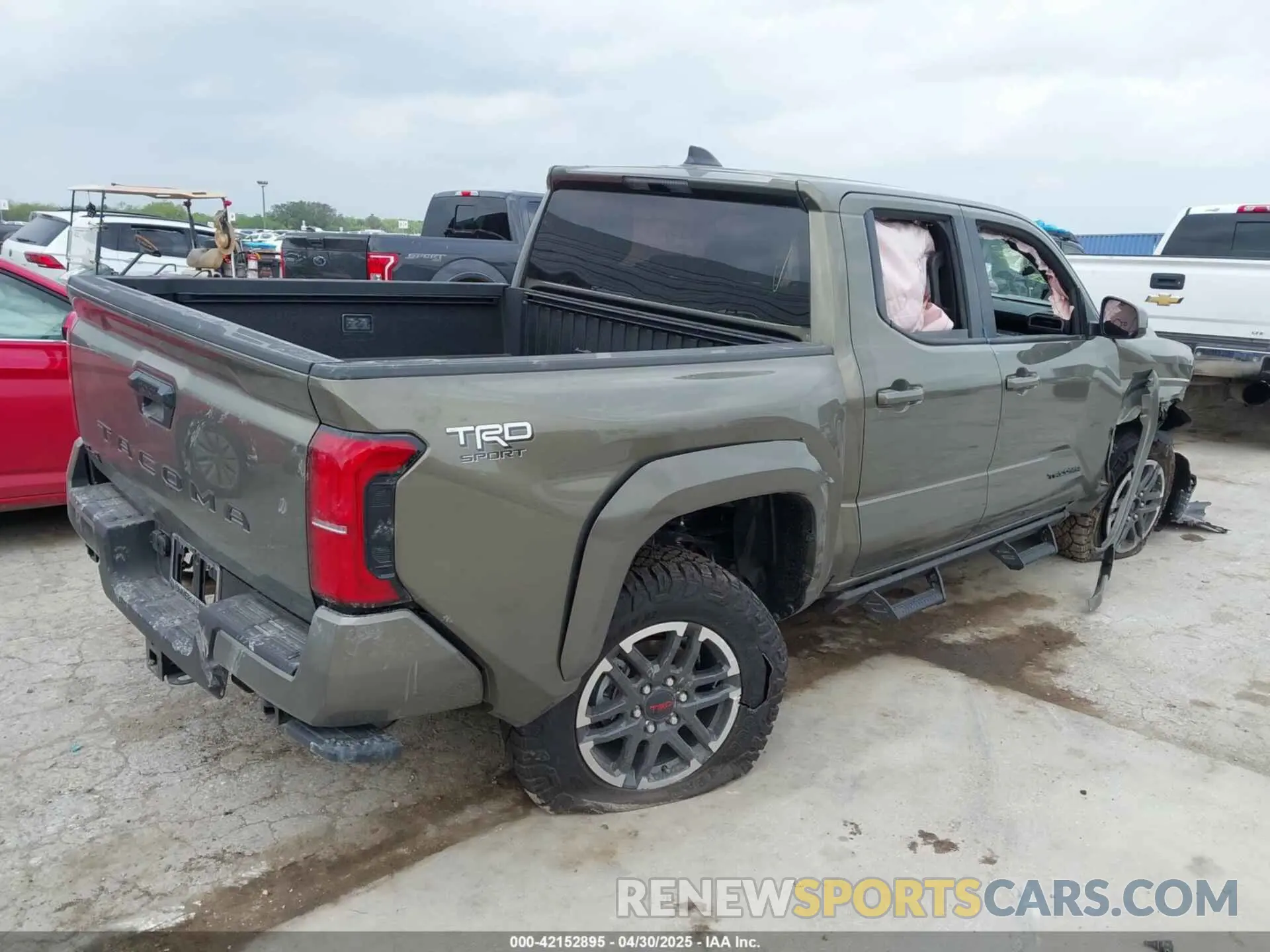 4 fotografías del automóvil dañado 3TMLB5JNXSM107636 TOYOTA TACOMA 2025