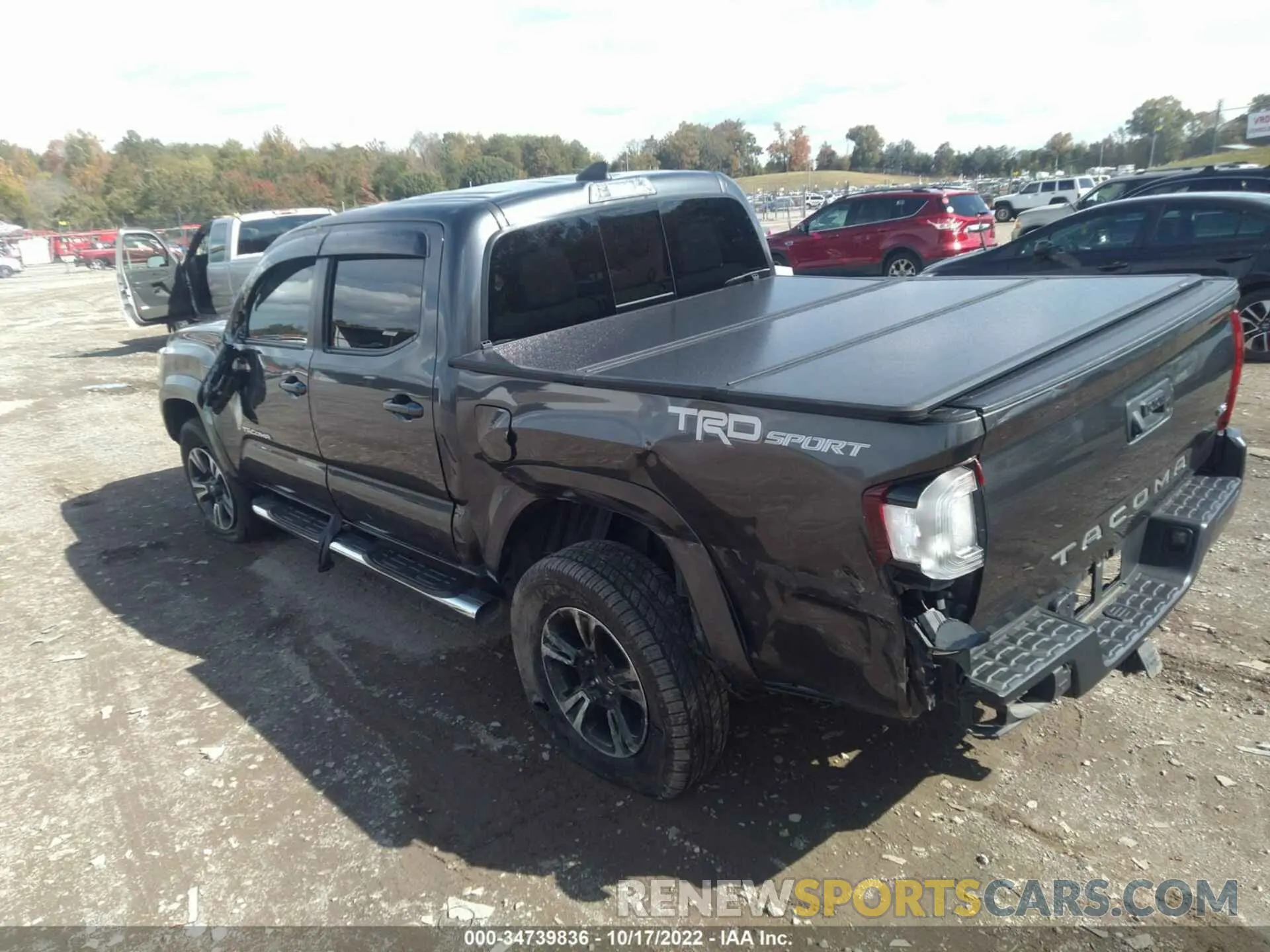 3 fotografías del automóvil dañado 3TMAZ5CN2KM111468 TOYOTA TACOMA 2WD 2019