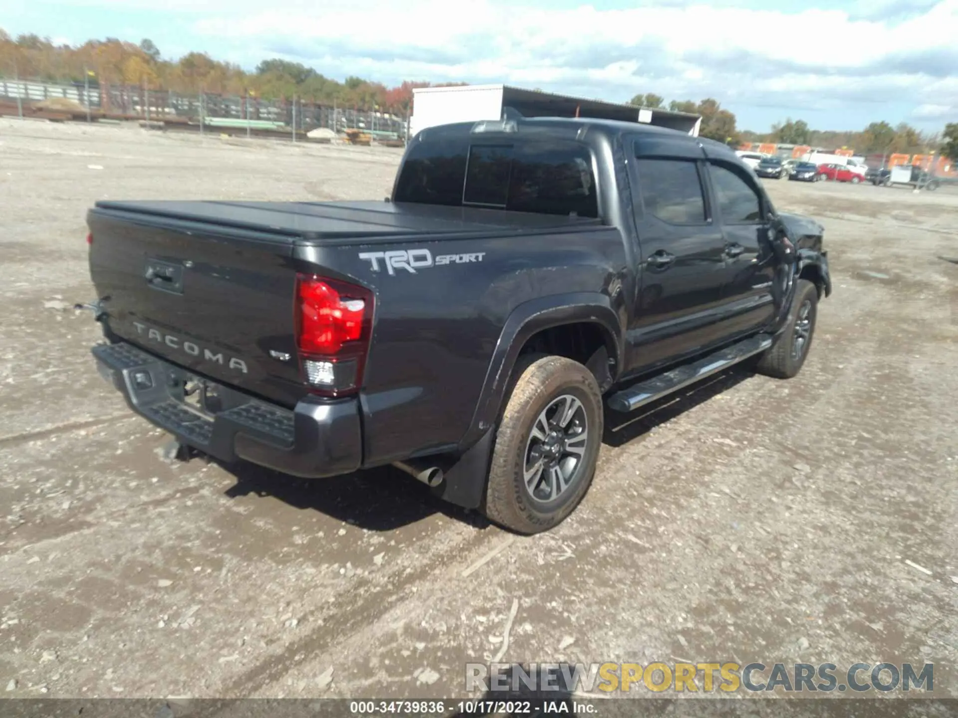 4 fotografías del automóvil dañado 3TMAZ5CN2KM111468 TOYOTA TACOMA 2WD 2019
