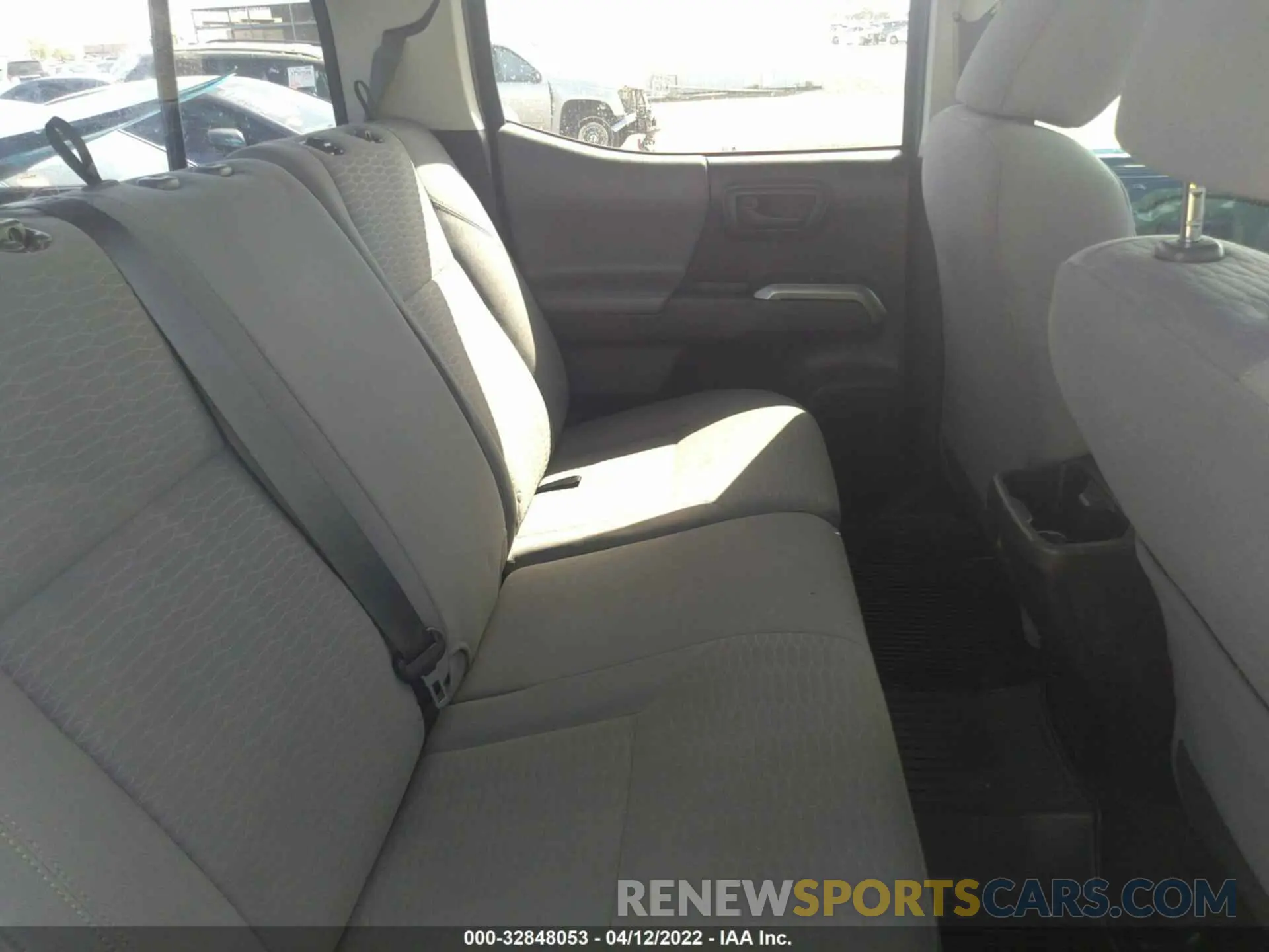8 fotografías del automóvil dañado 3TMAZ5CN4KM098741 TOYOTA TACOMA 2WD 2019