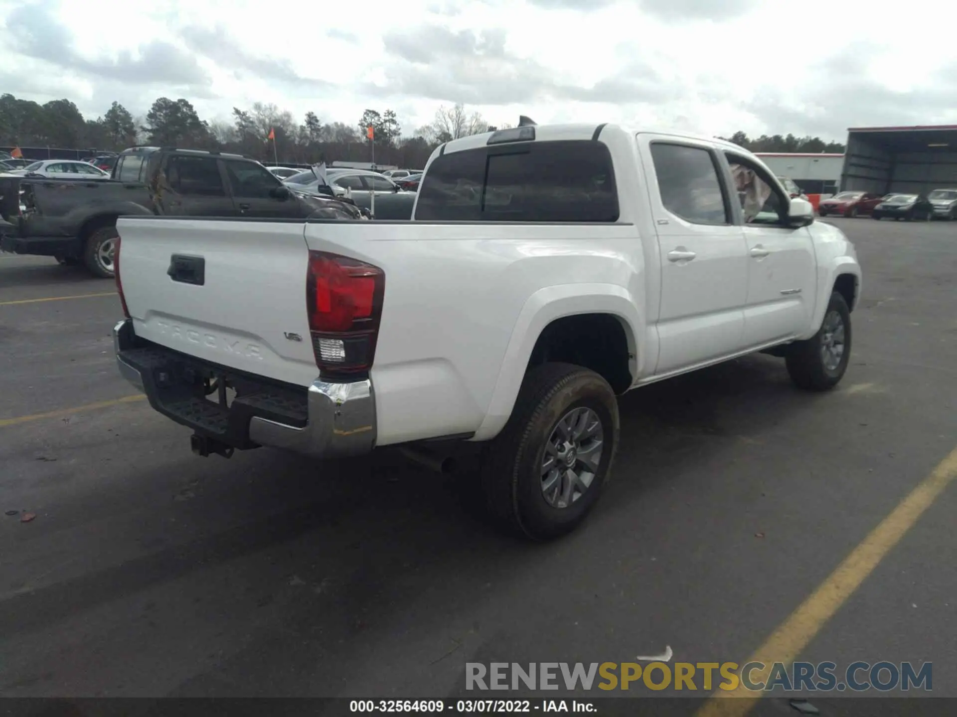 4 fotografías del automóvil dañado 3TMAZ5CN6KM092276 TOYOTA TACOMA 2WD 2019