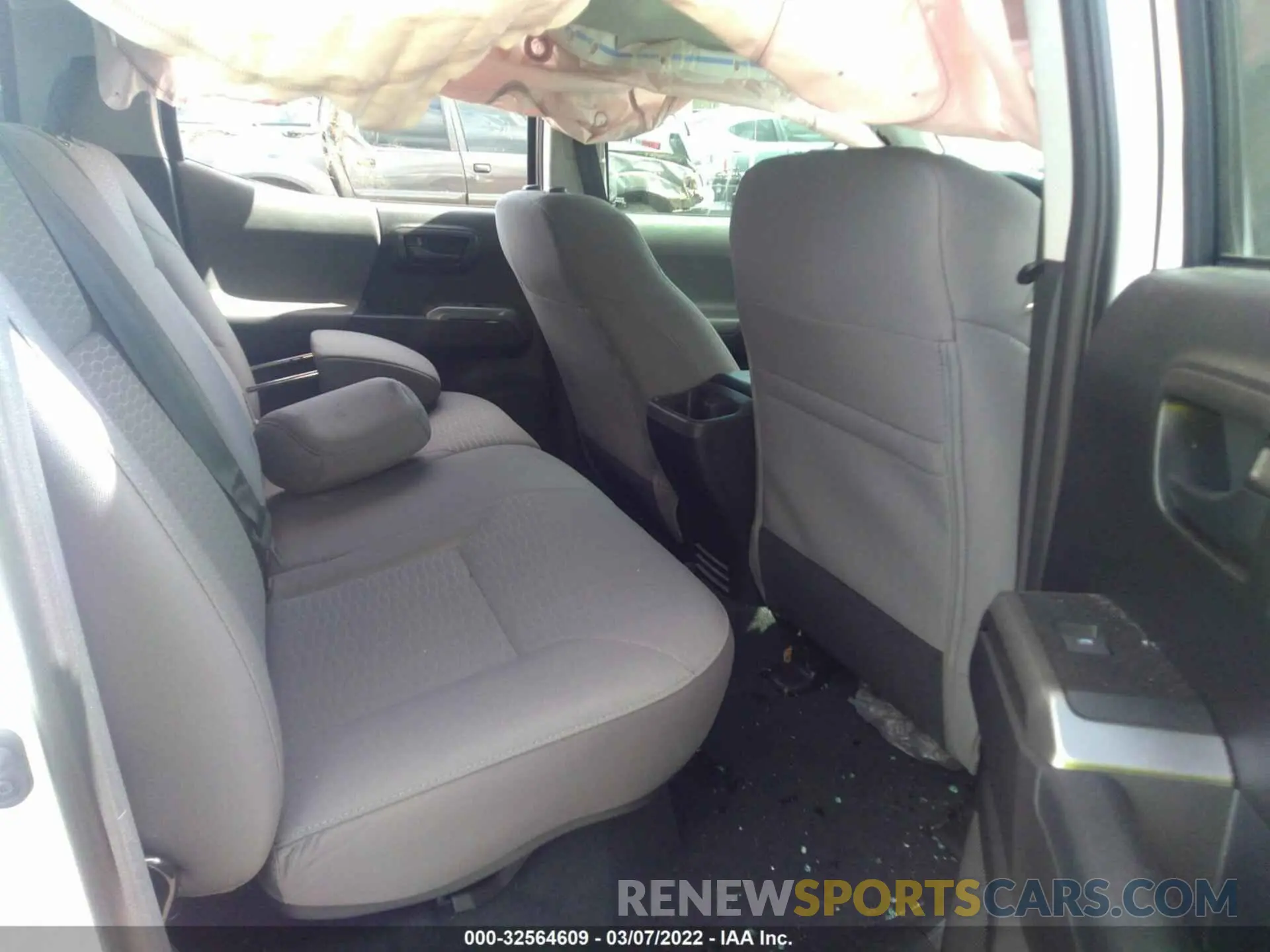 8 fotografías del automóvil dañado 3TMAZ5CN6KM092276 TOYOTA TACOMA 2WD 2019