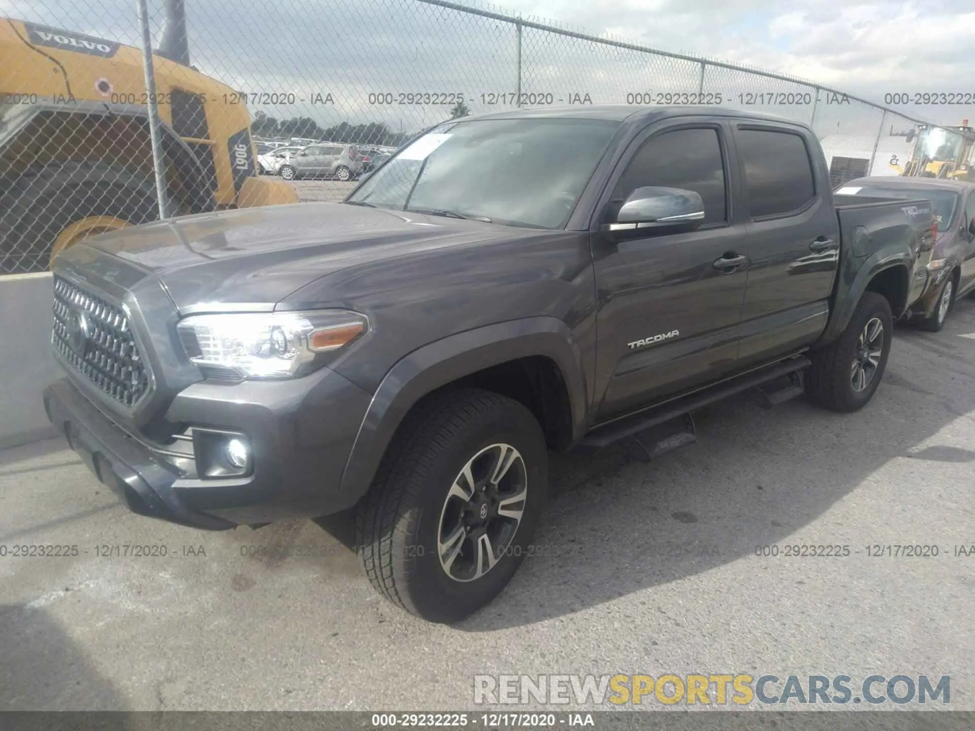 2 fotografías del automóvil dañado 3TMAZ5CN6KM109299 TOYOTA TACOMA 2WD 2019