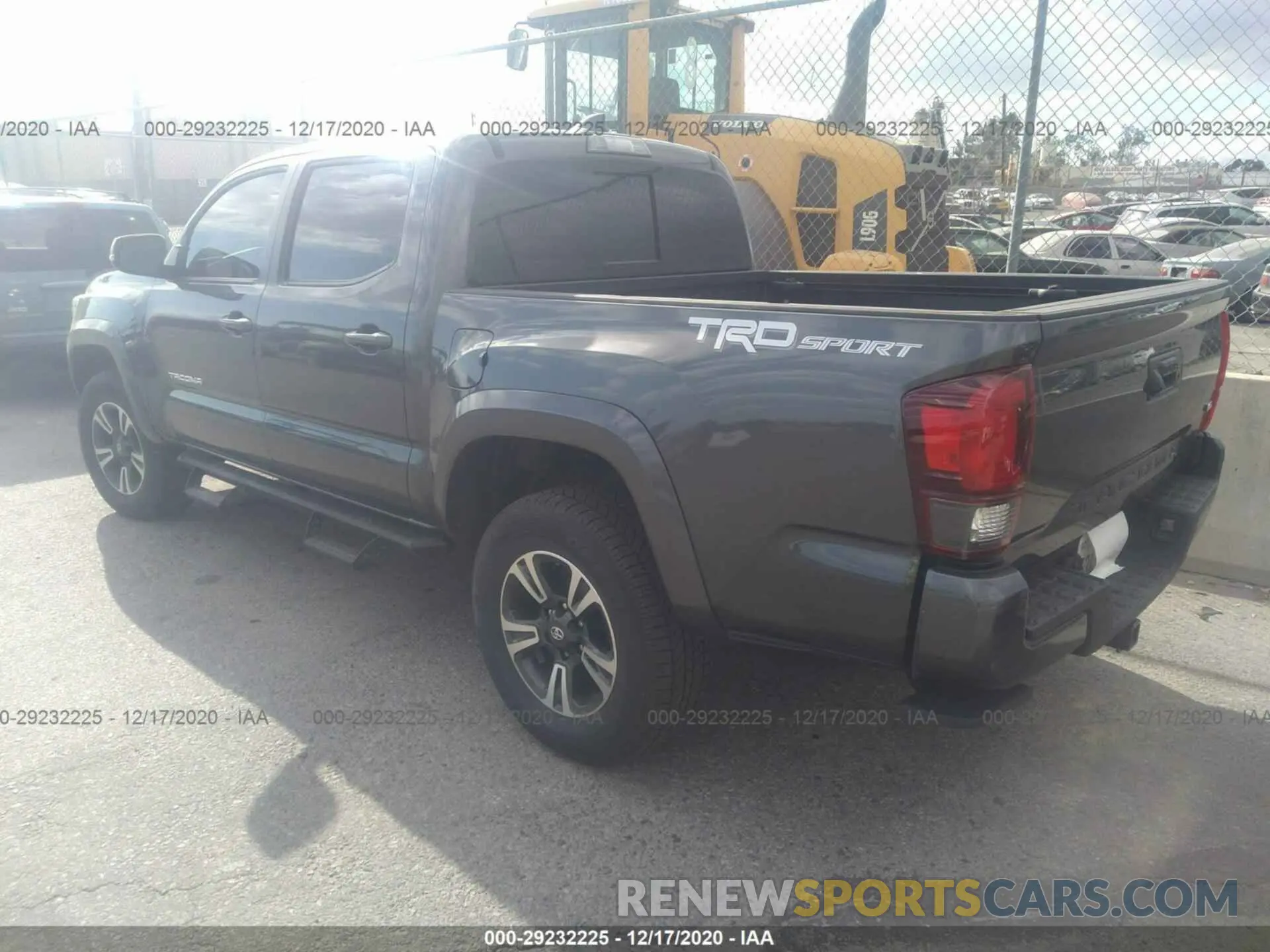 3 fotografías del automóvil dañado 3TMAZ5CN6KM109299 TOYOTA TACOMA 2WD 2019