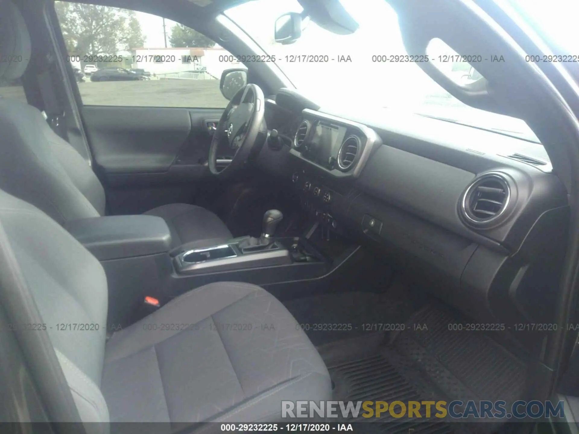 5 fotografías del automóvil dañado 3TMAZ5CN6KM109299 TOYOTA TACOMA 2WD 2019