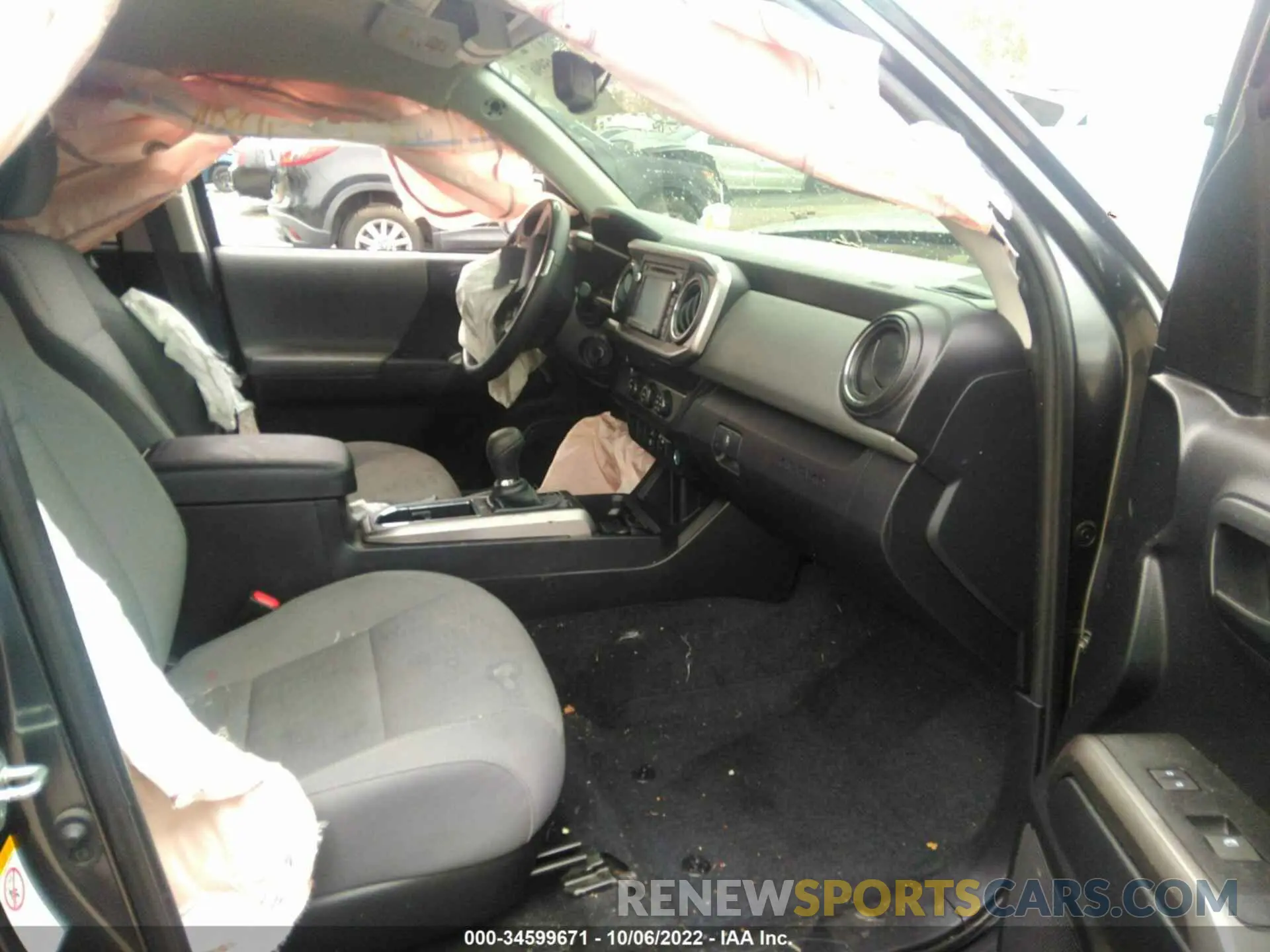 5 fotografías del automóvil dañado 3TMAZ5CN9KM084320 TOYOTA TACOMA 2WD 2019