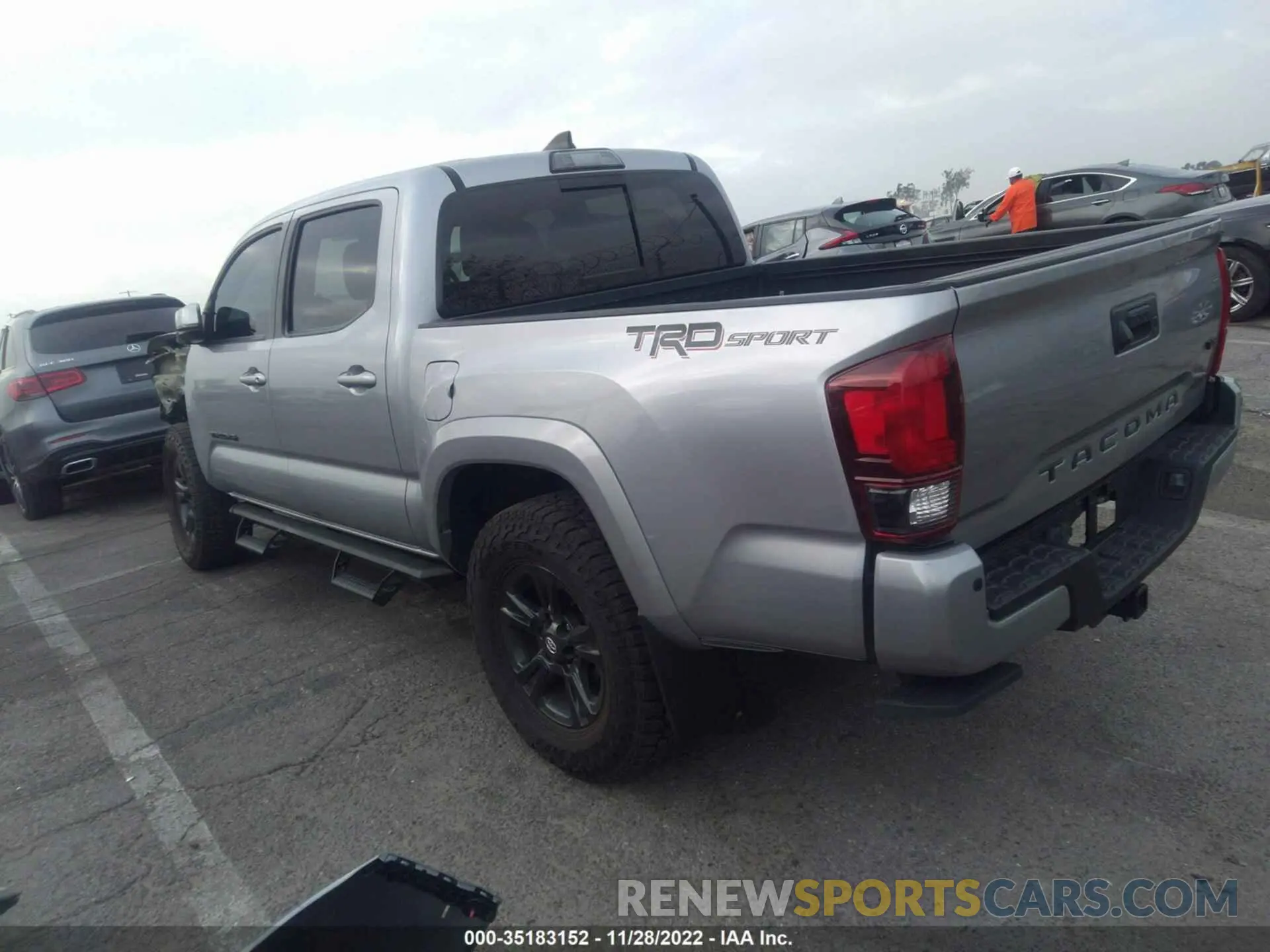 3 fotografías del automóvil dañado 3TMAZ5CN9KM084494 TOYOTA TACOMA 2WD 2019
