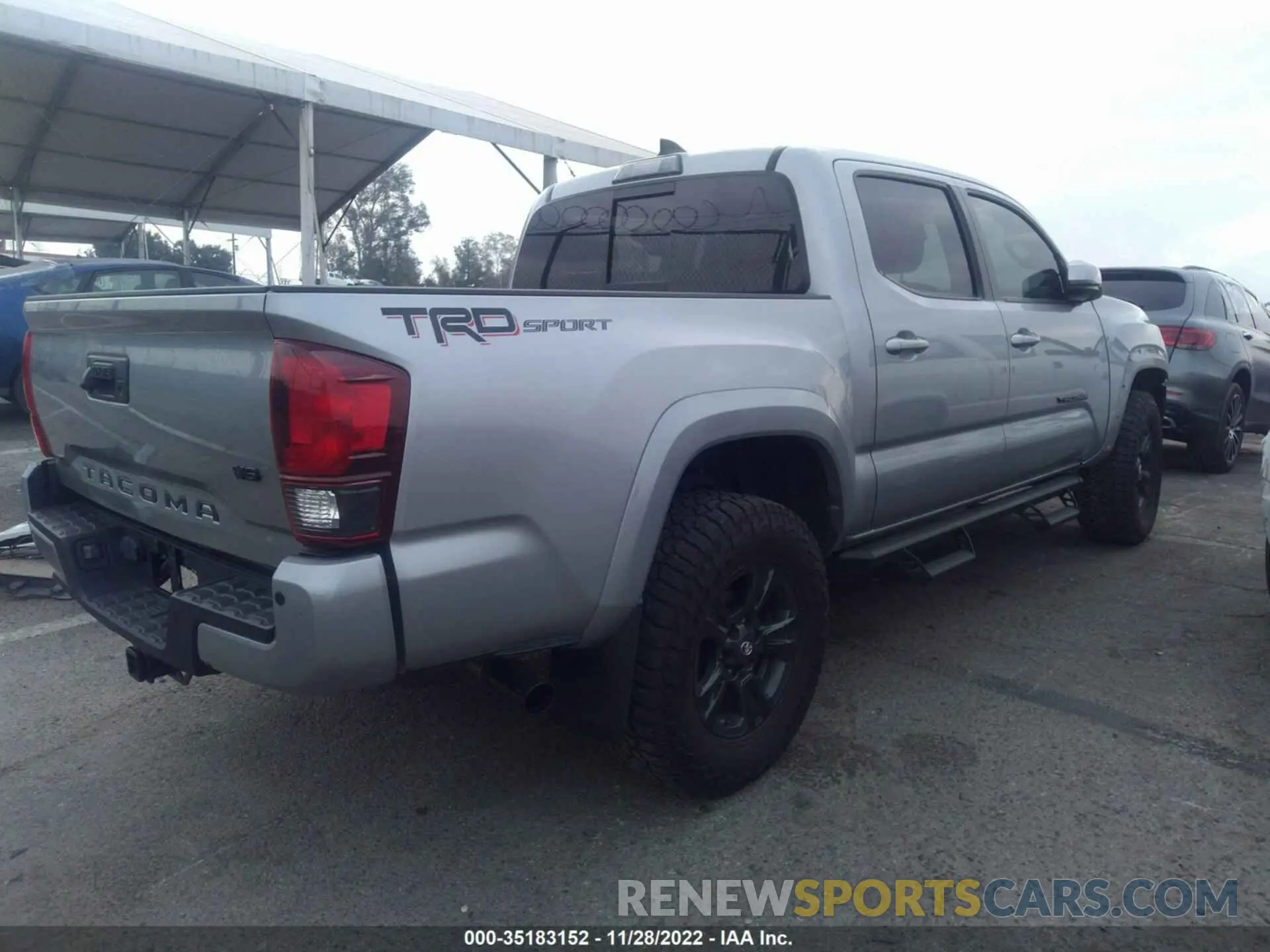 4 fotografías del automóvil dañado 3TMAZ5CN9KM084494 TOYOTA TACOMA 2WD 2019