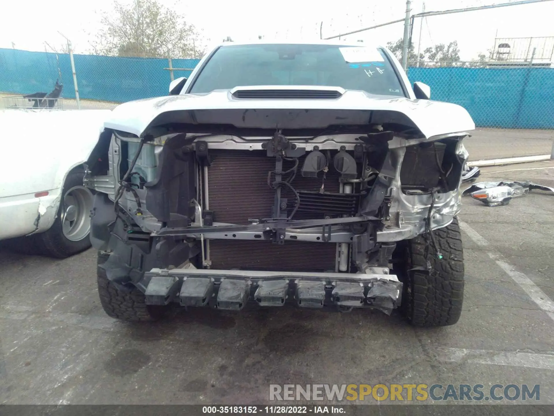 6 fotografías del automóvil dañado 3TMAZ5CN9KM084494 TOYOTA TACOMA 2WD 2019