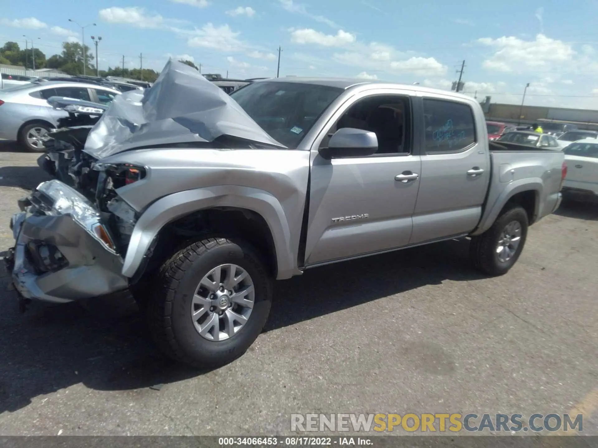 2 fotografías del automóvil dañado 3TMAZ5CNXKM080101 TOYOTA TACOMA 2WD 2019