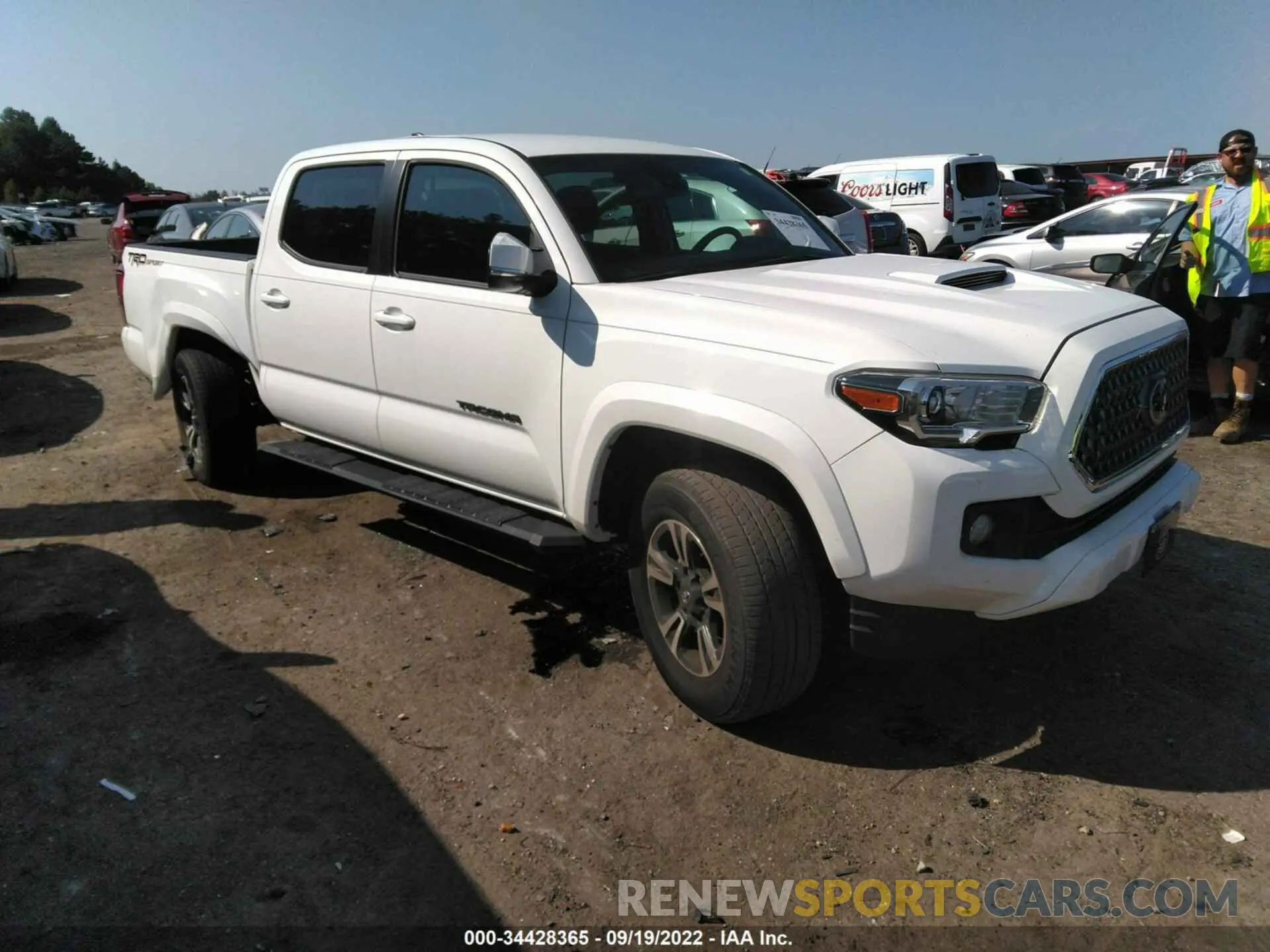 1 fotografías del automóvil dañado 3TMAZ5CNXKM098999 TOYOTA TACOMA 2WD 2019