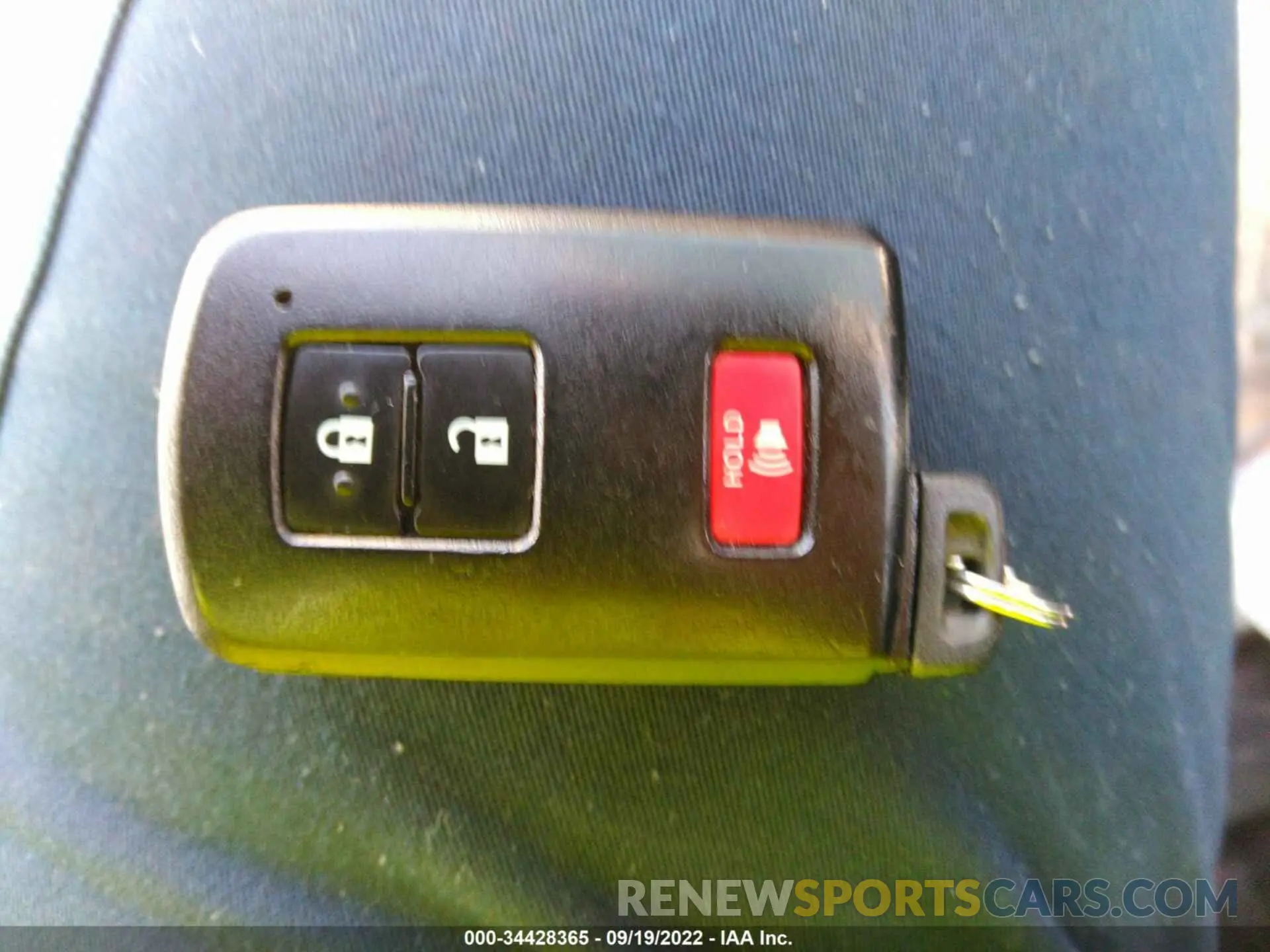 11 fotografías del automóvil dañado 3TMAZ5CNXKM098999 TOYOTA TACOMA 2WD 2019