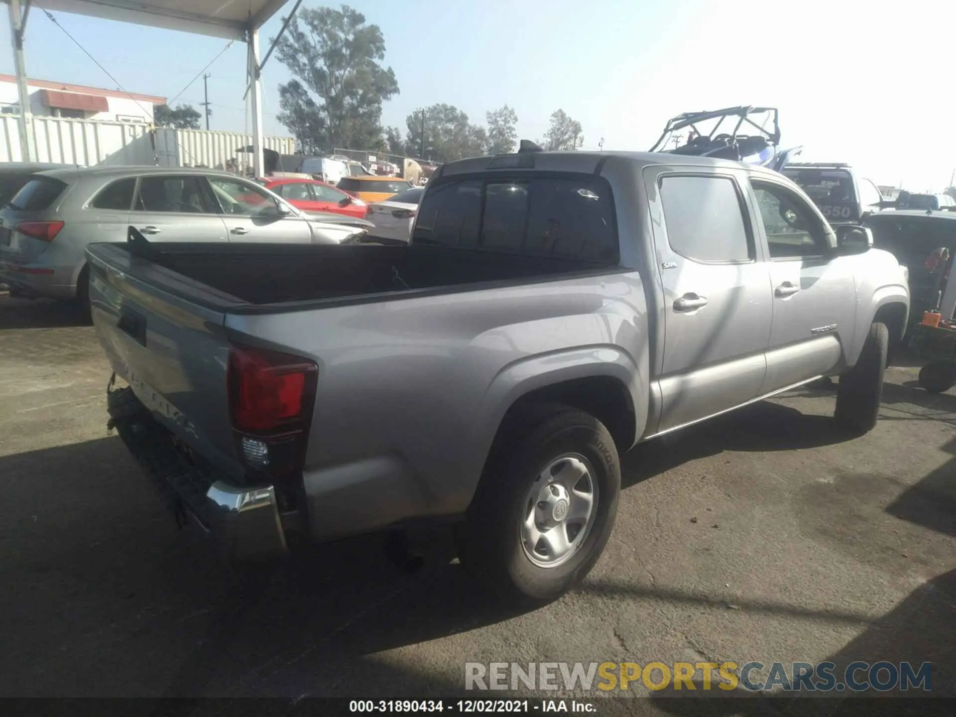 4 fotografías del automóvil dañado 5TFAX5GN0KX132393 TOYOTA TACOMA 2WD 2019