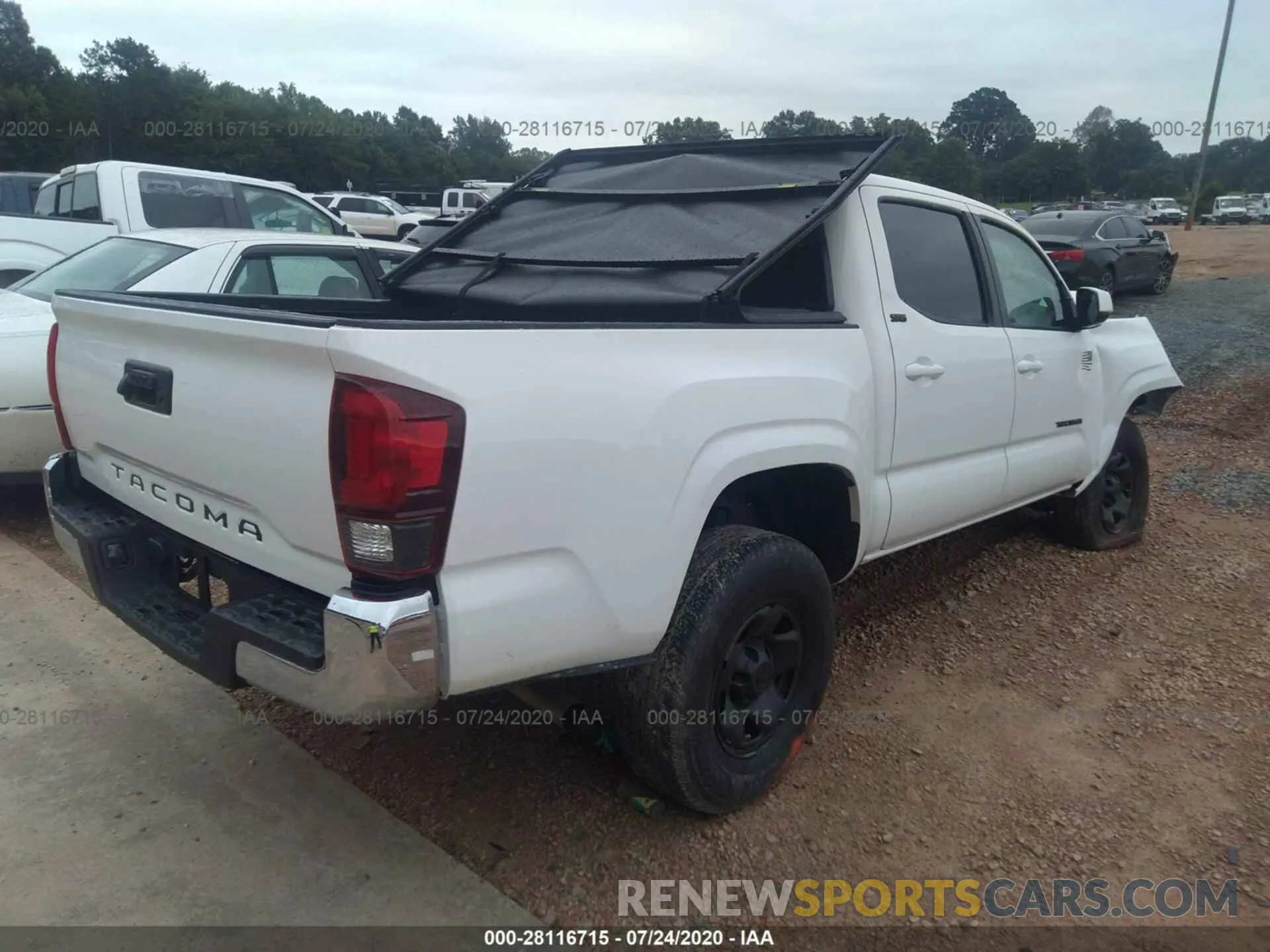 4 fotografías del automóvil dañado 5TFAX5GN1KX133875 TOYOTA TACOMA 2WD 2019