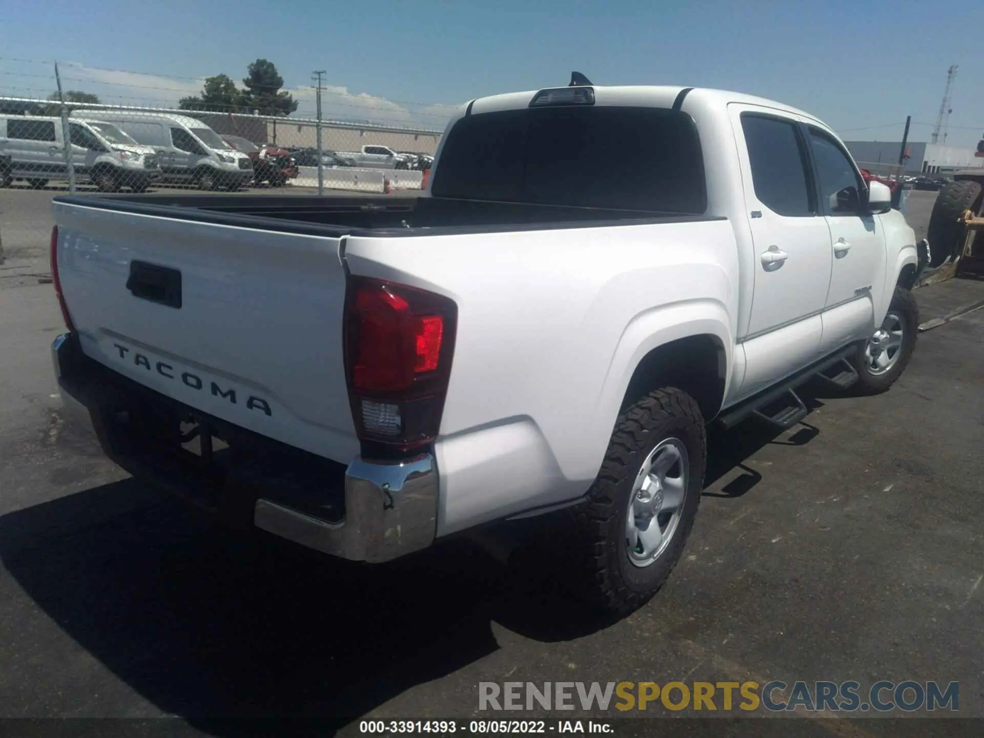 4 fotografías del automóvil dañado 5TFAX5GN2KX132394 TOYOTA TACOMA 2WD 2019
