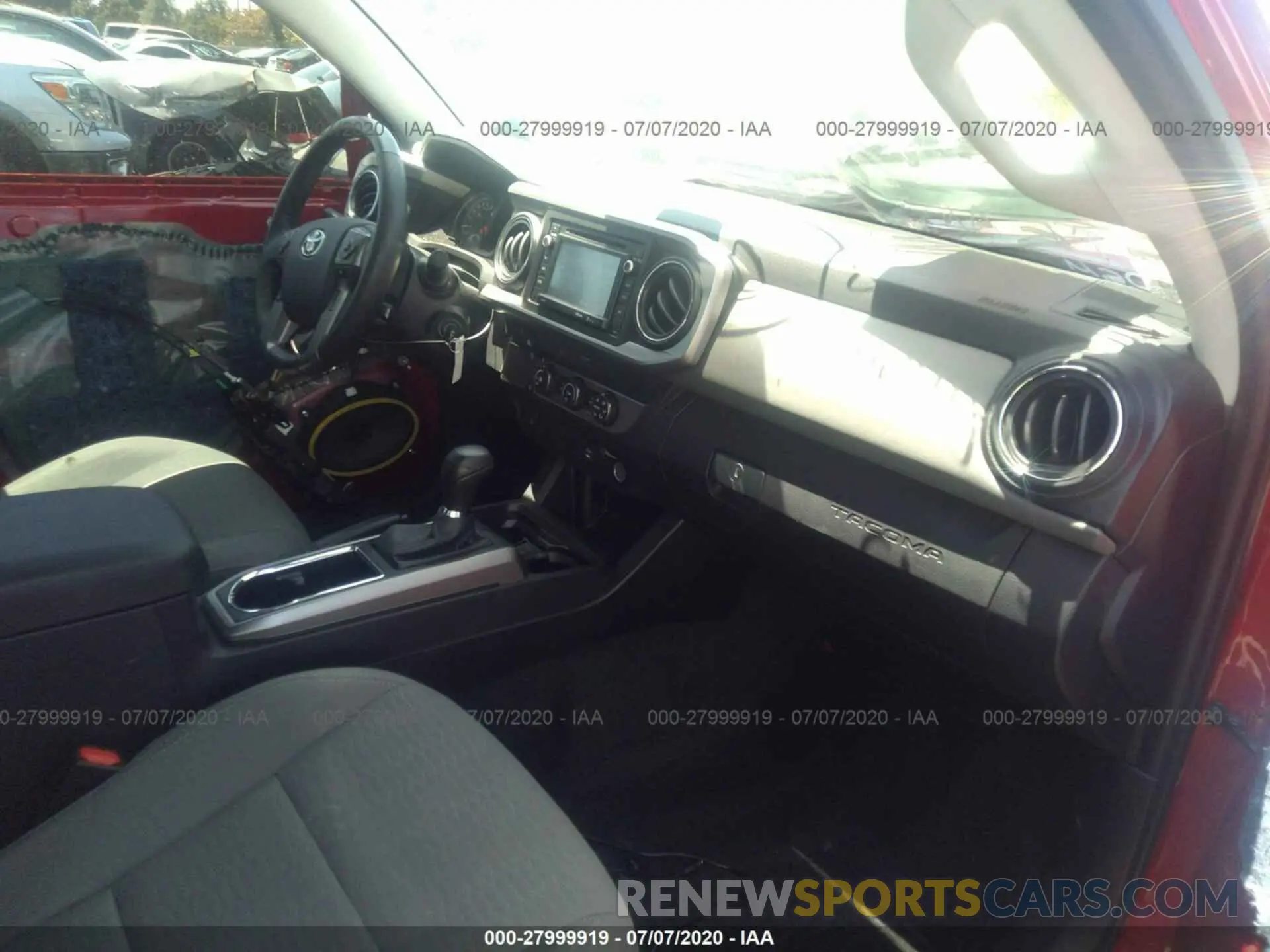 5 fotografías del automóvil dañado 5TFAX5GN3KX136809 TOYOTA TACOMA 2WD 2019