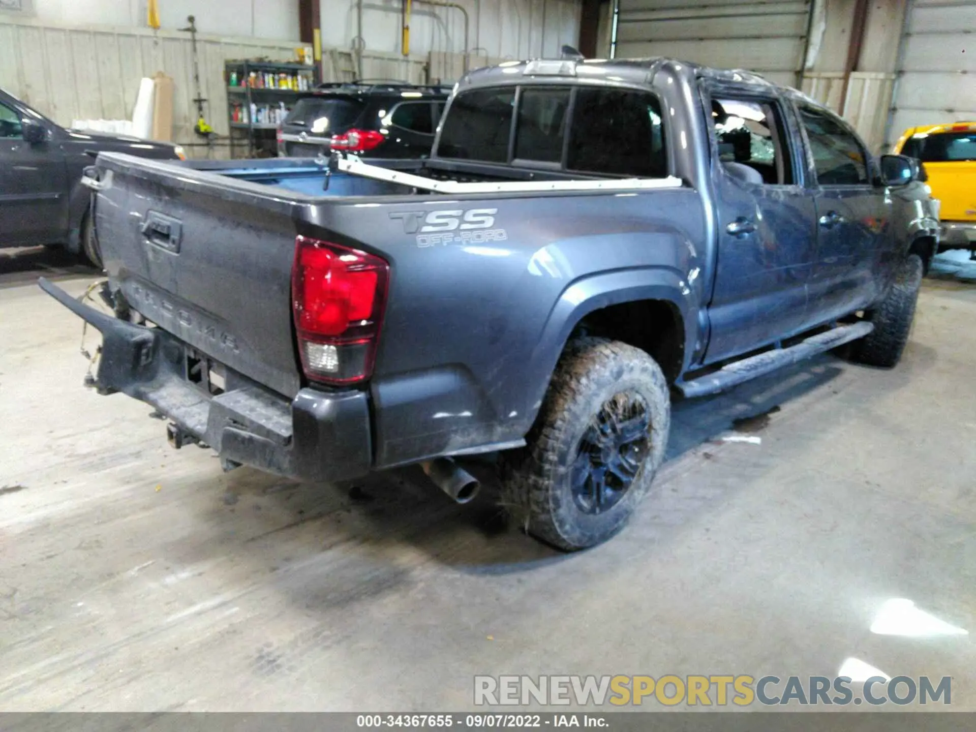 4 fotografías del automóvil dañado 5TFAX5GN5KX137170 TOYOTA TACOMA 2WD 2019