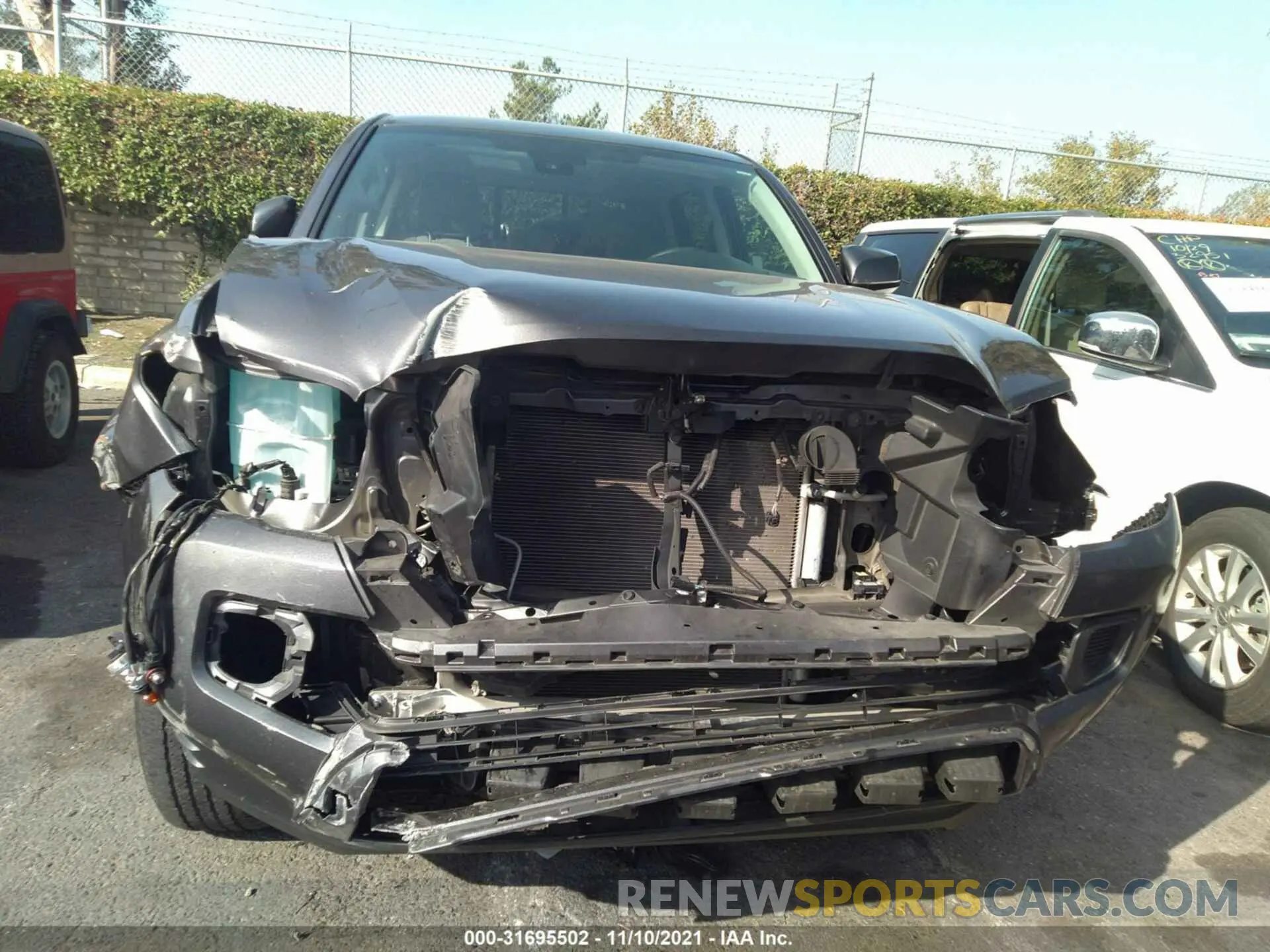 6 fotografías del automóvil dañado 5TFAX5GN9KX153355 TOYOTA TACOMA 2WD 2019