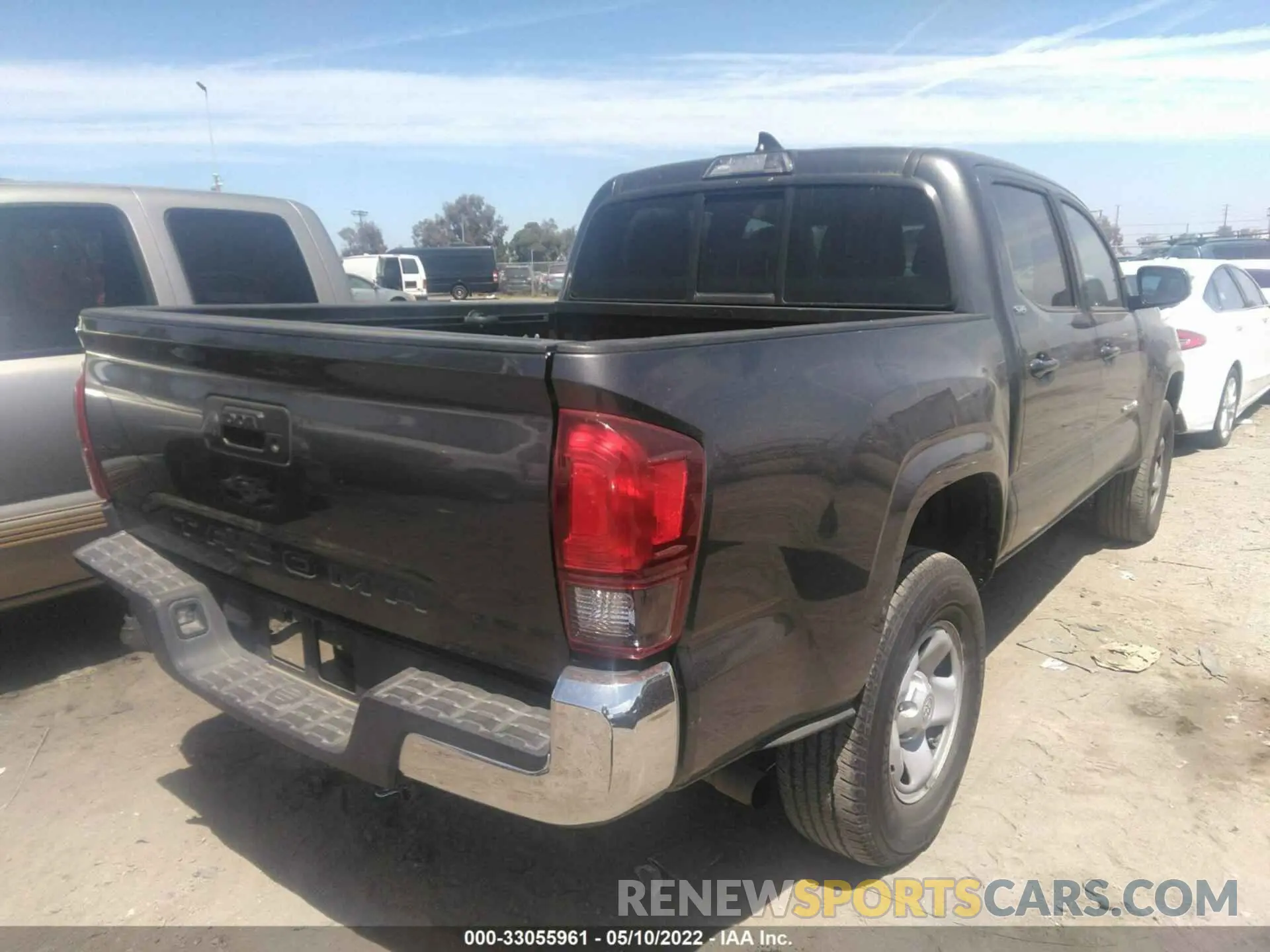 4 fotografías del automóvil dañado 5TFAX5GN9KX160726 TOYOTA TACOMA 2WD 2019