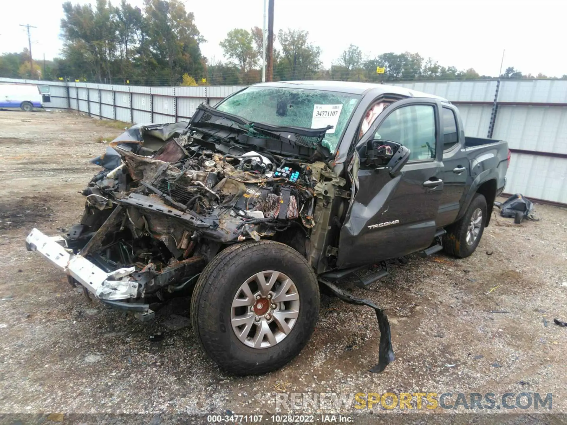 2 fotografías del automóvil dañado 5TFAZ5CN0KX073961 TOYOTA TACOMA 2WD 2019