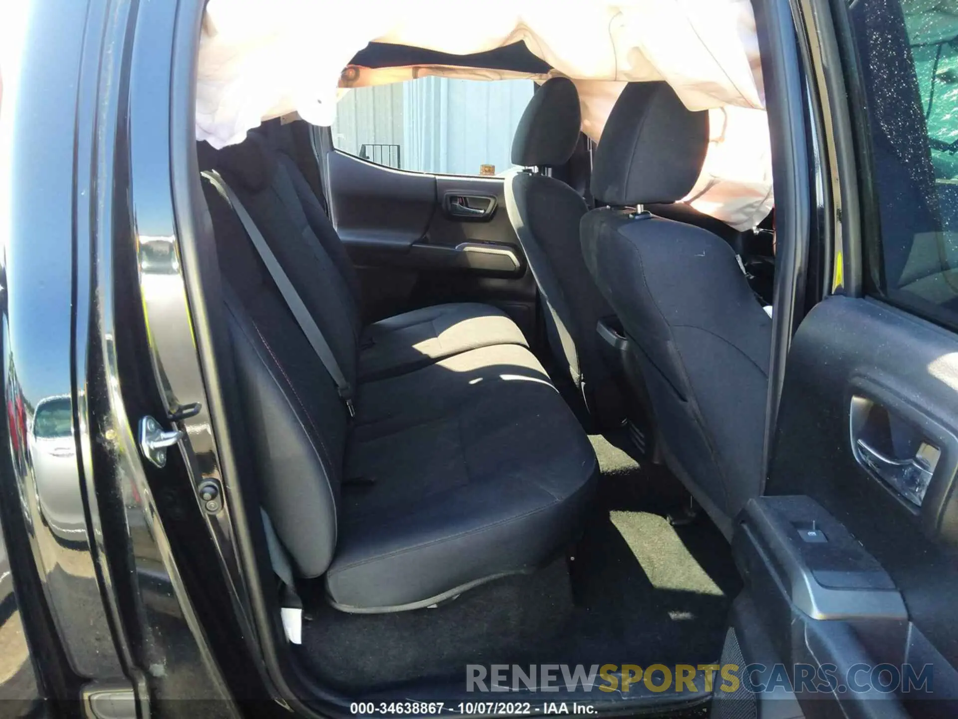 8 fotografías del automóvil dañado 5TFAZ5CN0KX080988 TOYOTA TACOMA 2WD 2019