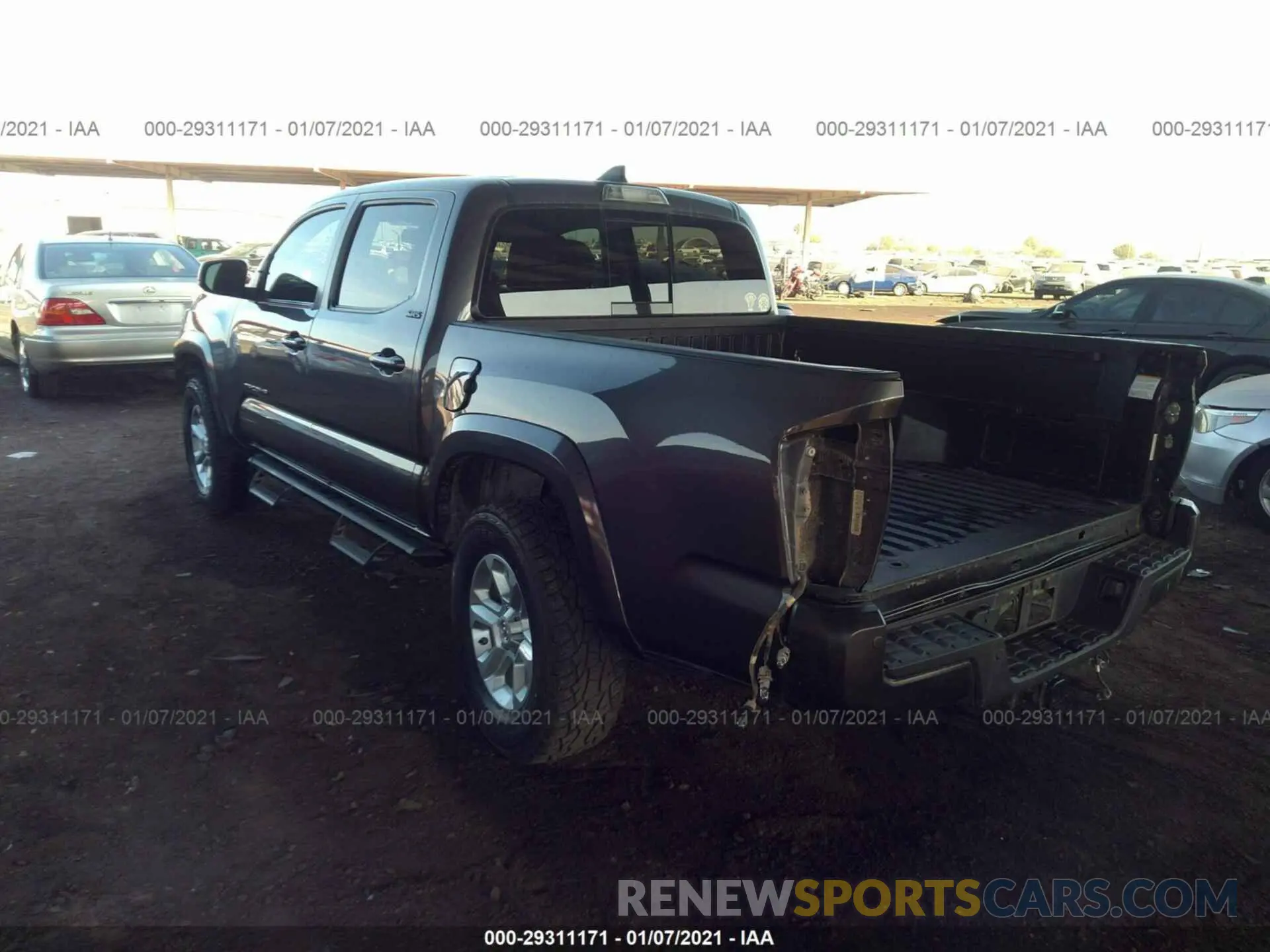 3 fotografías del automóvil dañado 5TFAZ5CN7KX074248 TOYOTA TACOMA 2WD 2019