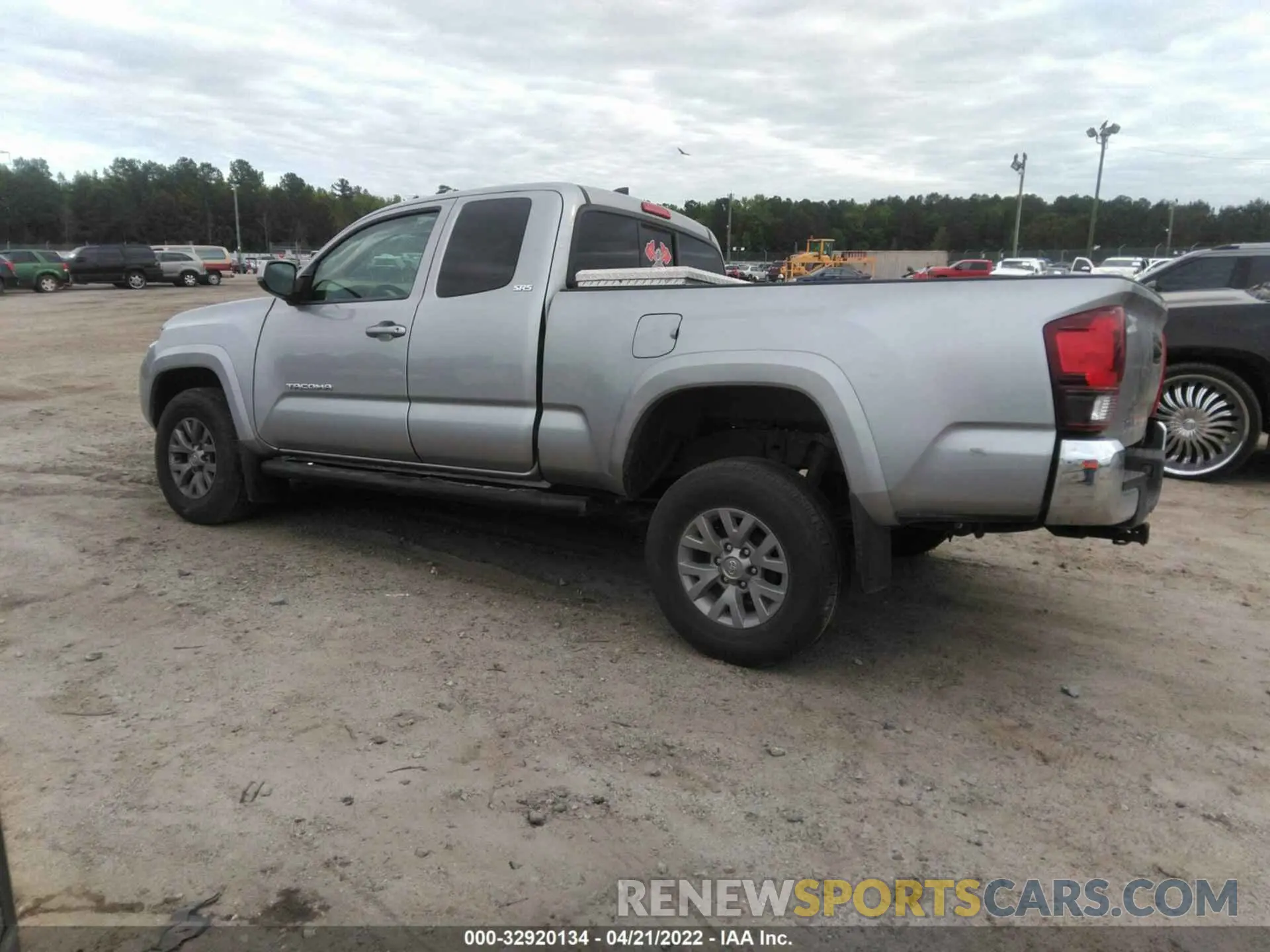 3 fotografías del automóvil dañado 5TFRX5GN0KX153621 TOYOTA TACOMA 2WD 2019