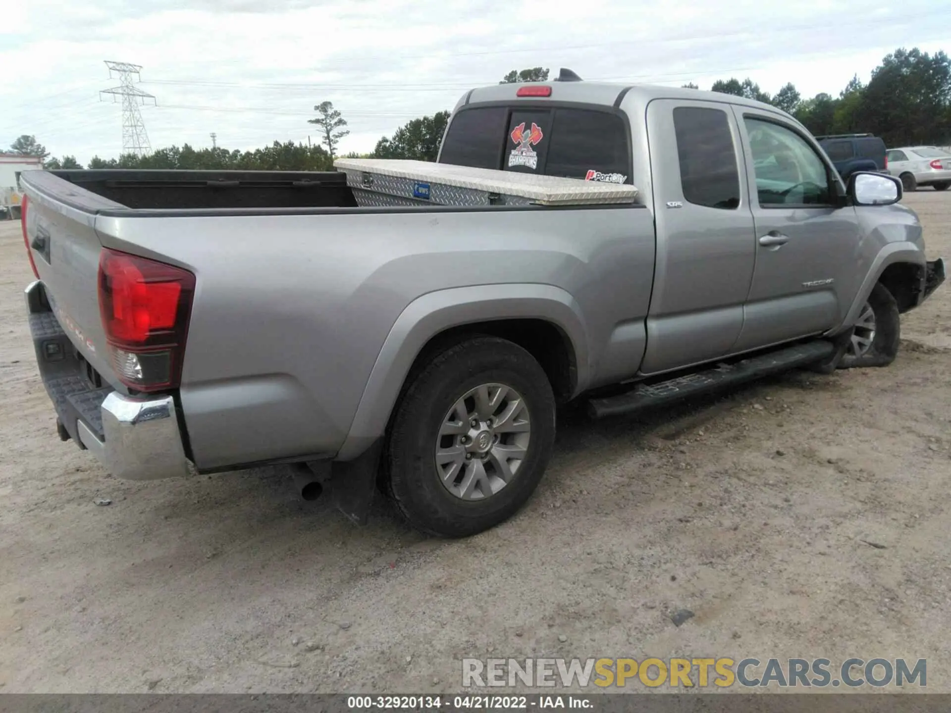 4 fotografías del automóvil dañado 5TFRX5GN0KX153621 TOYOTA TACOMA 2WD 2019