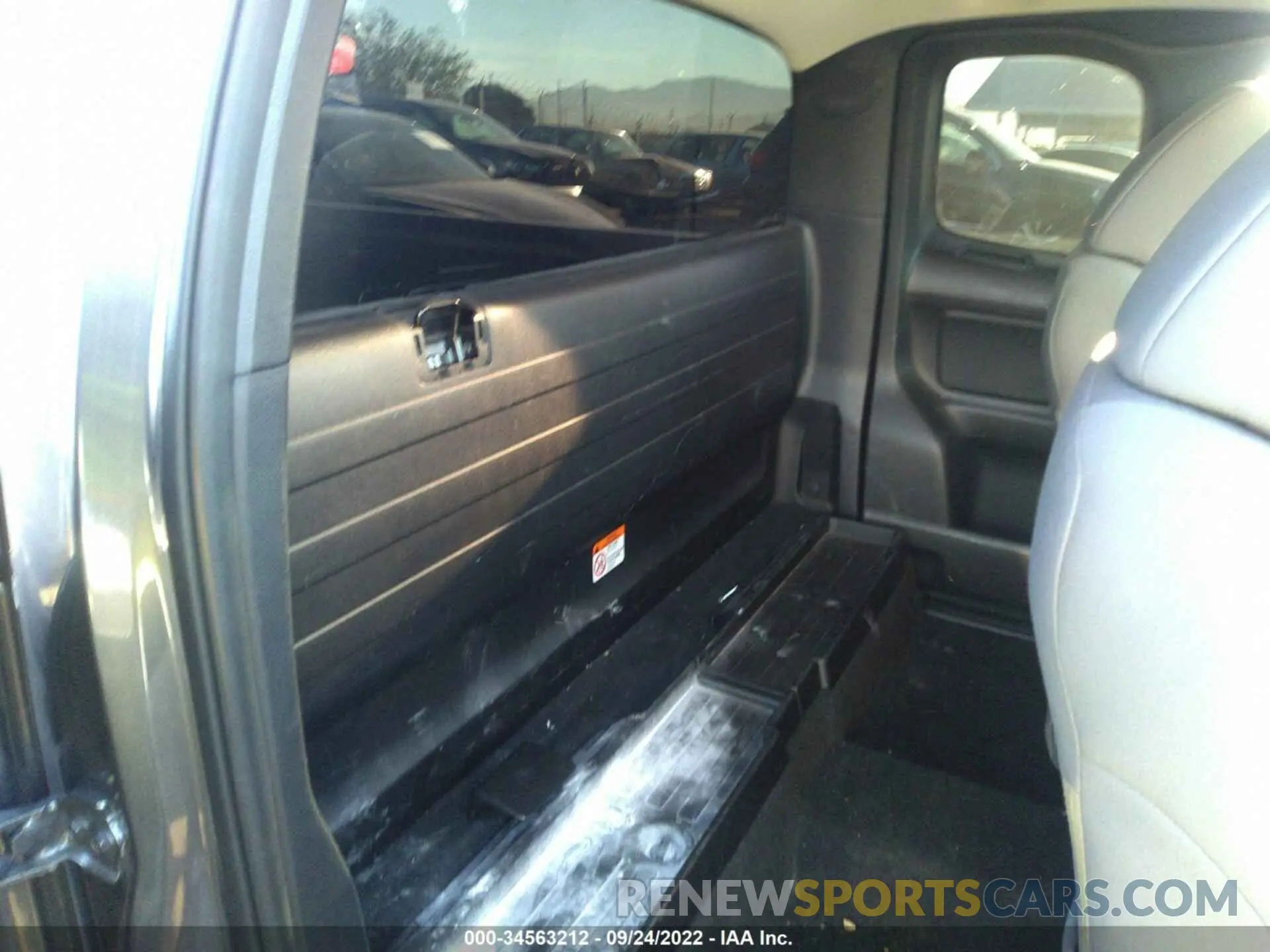 8 fotografías del automóvil dañado 5TFRX5GN1KX153062 TOYOTA TACOMA 2WD 2019