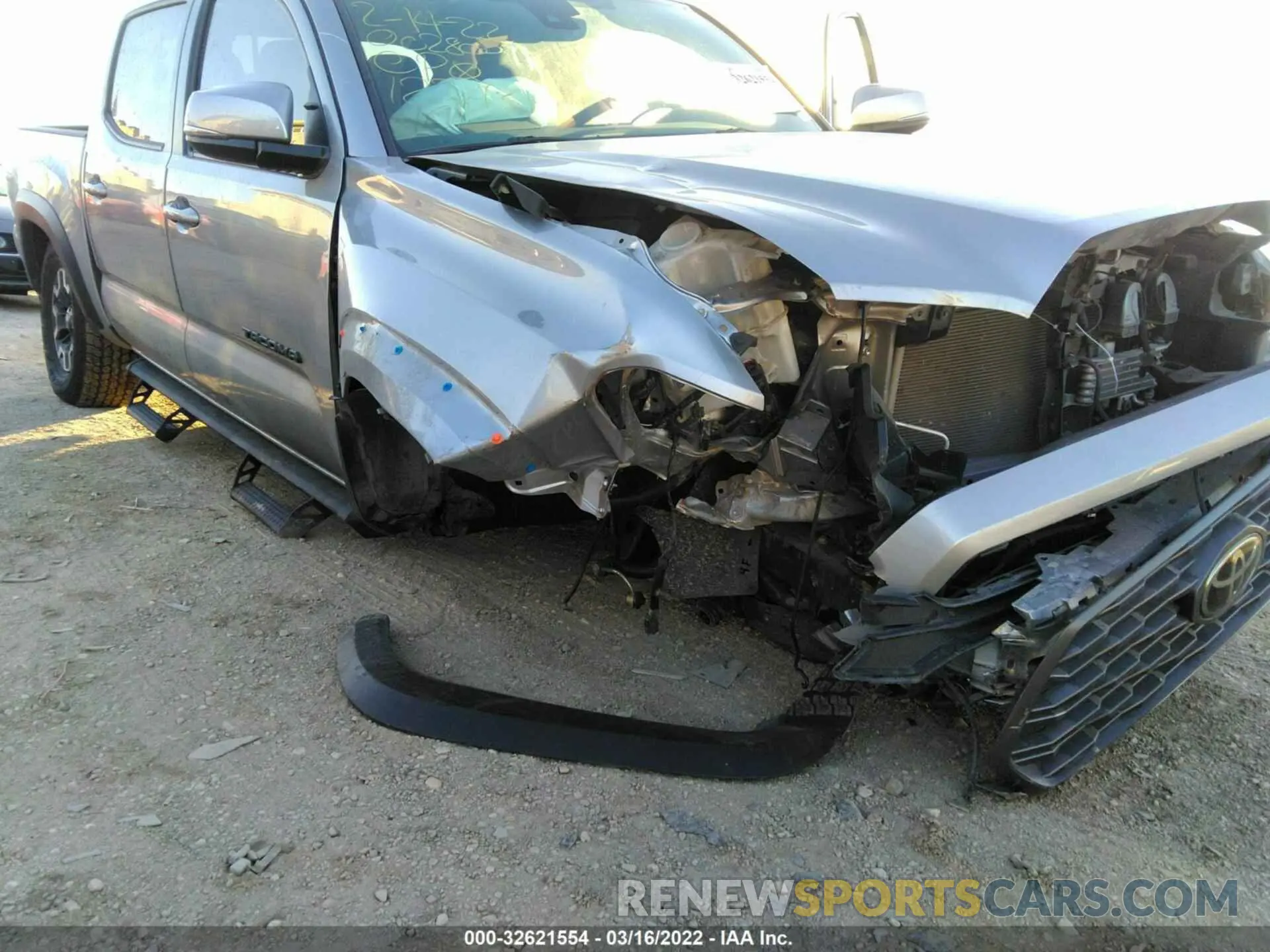 6 fotografías del automóvil dañado 3TMAZ5CN0LM123135 TOYOTA TACOMA 2WD 2020