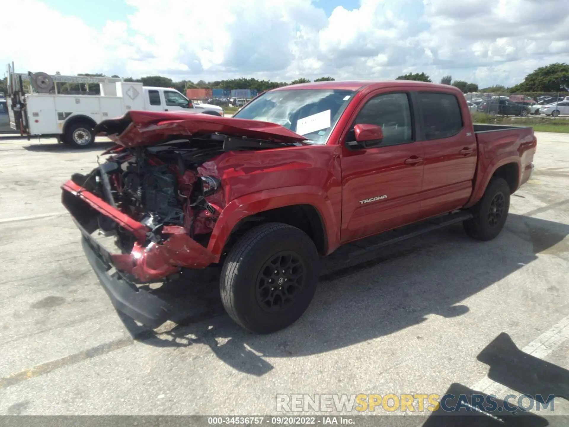 2 fotografías del automóvil dañado 3TMAZ5CN2LM130264 TOYOTA TACOMA 2WD 2020