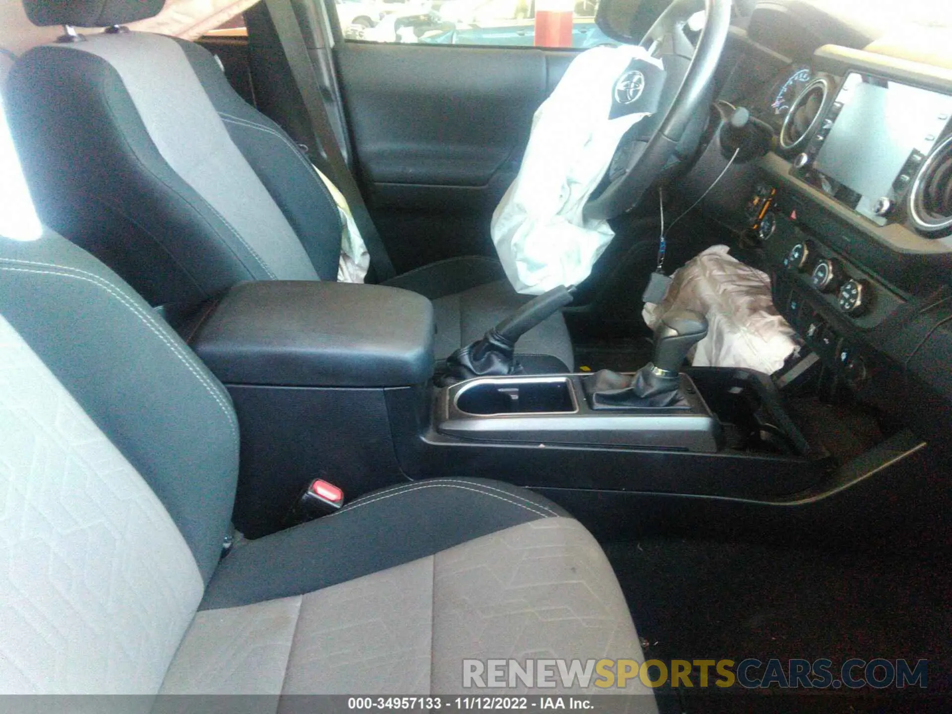 5 fotografías del automóvil dañado 3TMAZ5CN3LM128359 TOYOTA TACOMA 2WD 2020