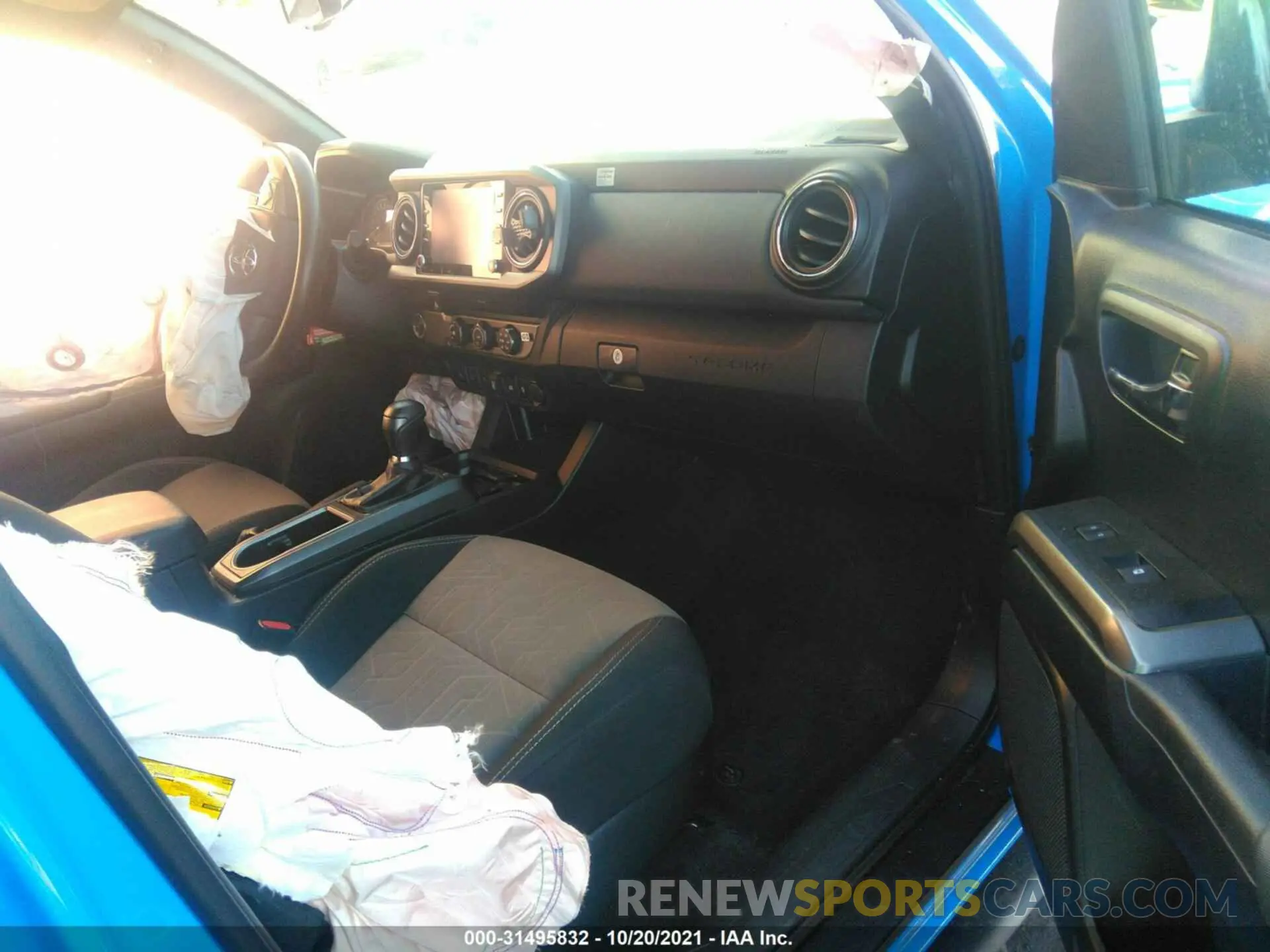 5 fotografías del automóvil dañado 3TMAZ5CN7LM136609 TOYOTA TACOMA 2WD 2020