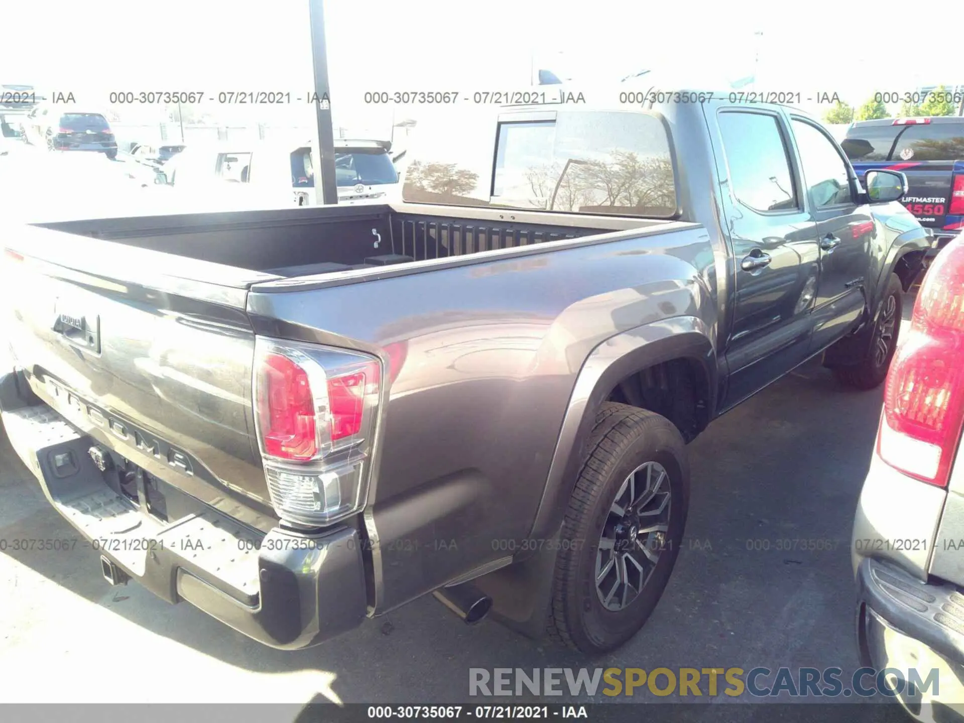 4 fotografías del automóvil dañado 3TMAZ5CN9LM137230 TOYOTA TACOMA 2WD 2020