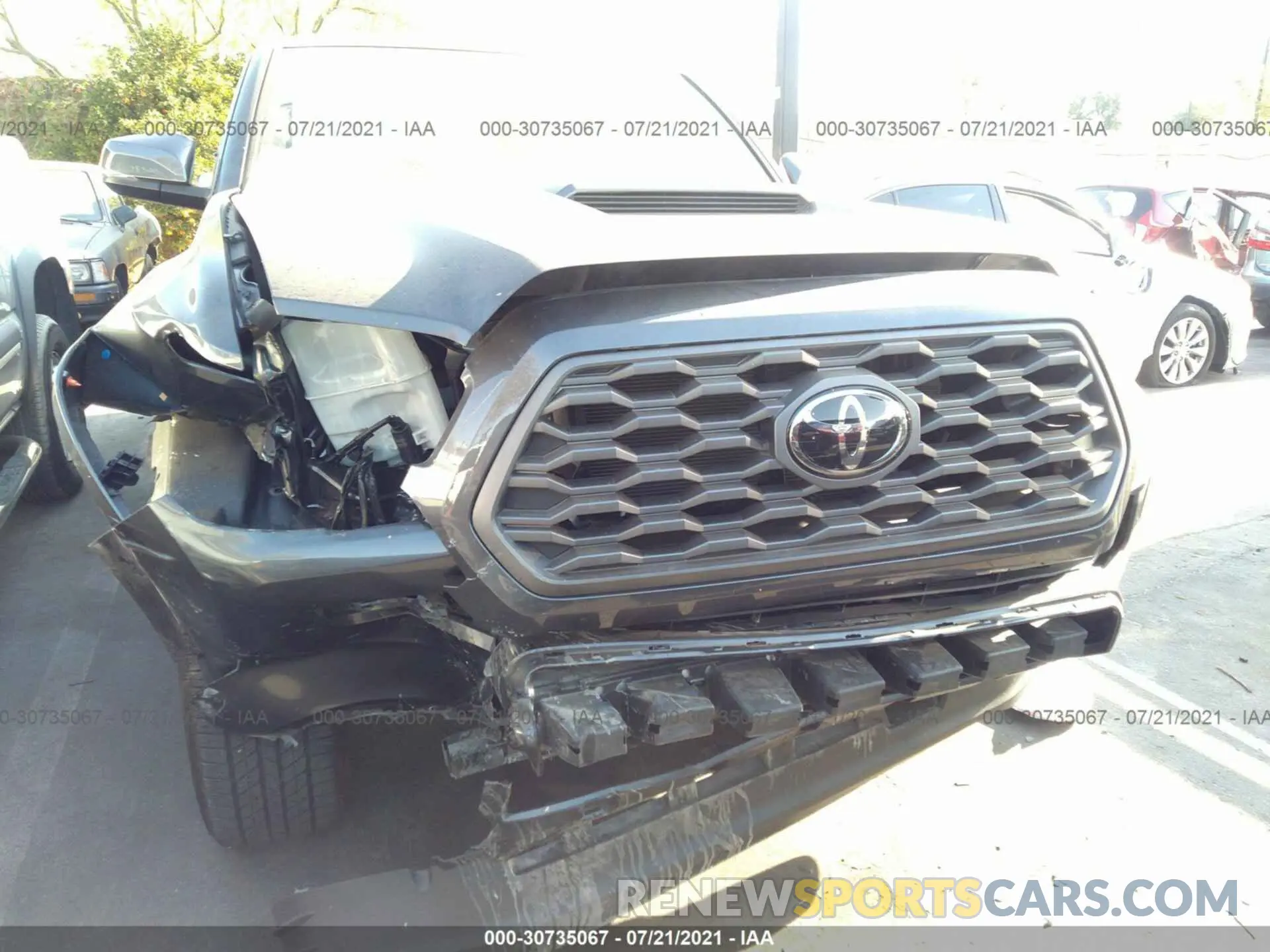 6 fotografías del automóvil dañado 3TMAZ5CN9LM137230 TOYOTA TACOMA 2WD 2020