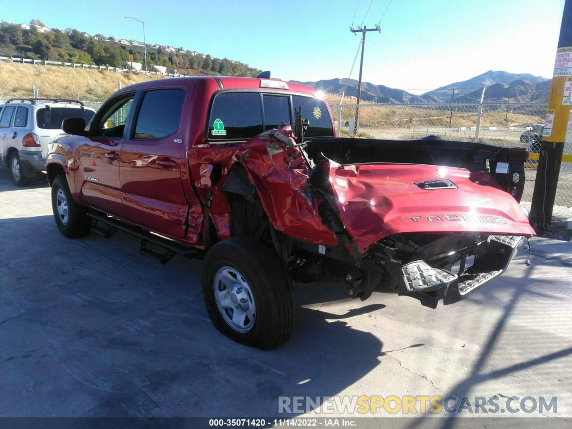 3 fotografías del automóvil dañado 5TFAX5GN0LX187914 TOYOTA TACOMA 2WD 2020